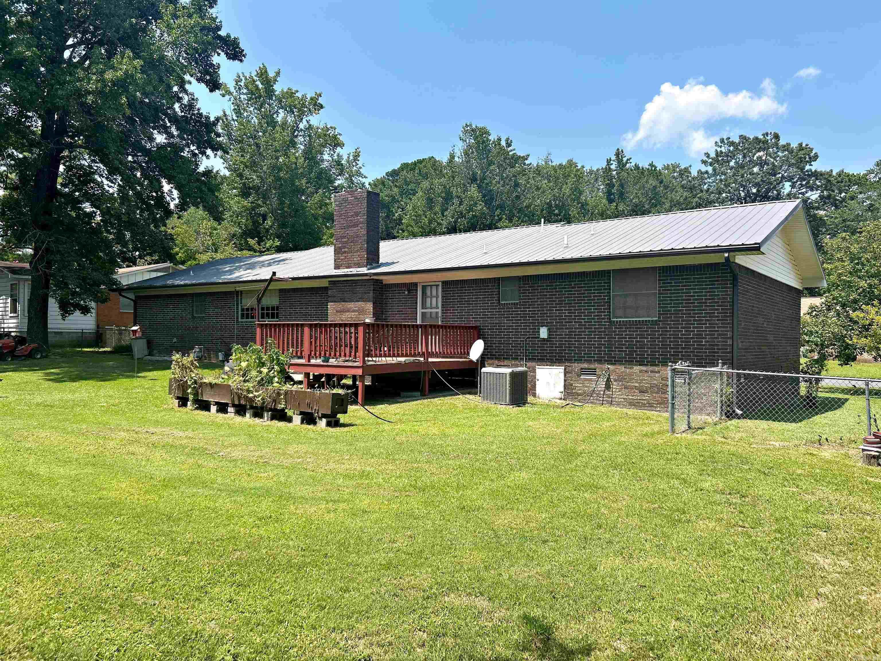 2709 Lynwood Drive