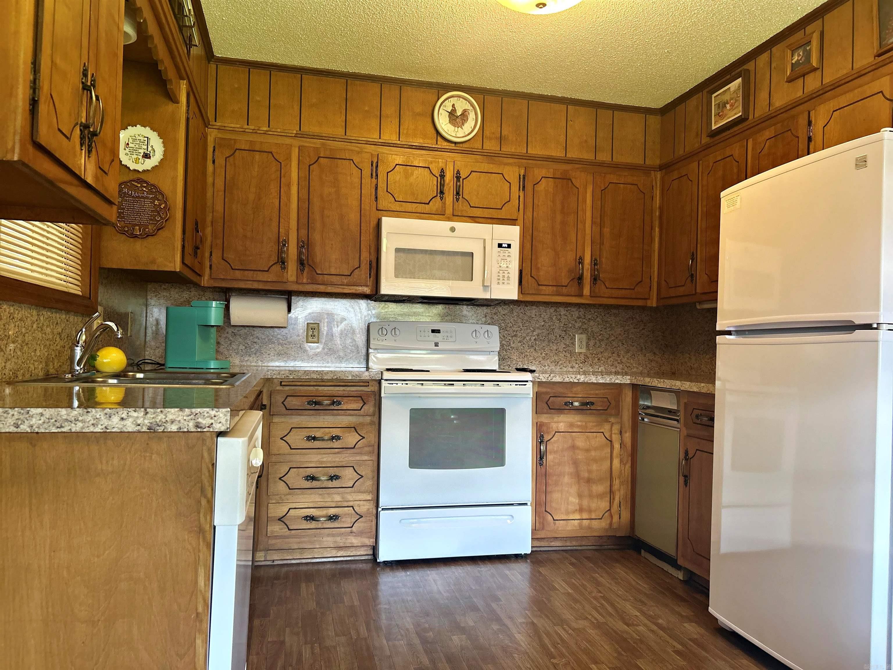 2709 Lynwood Drive