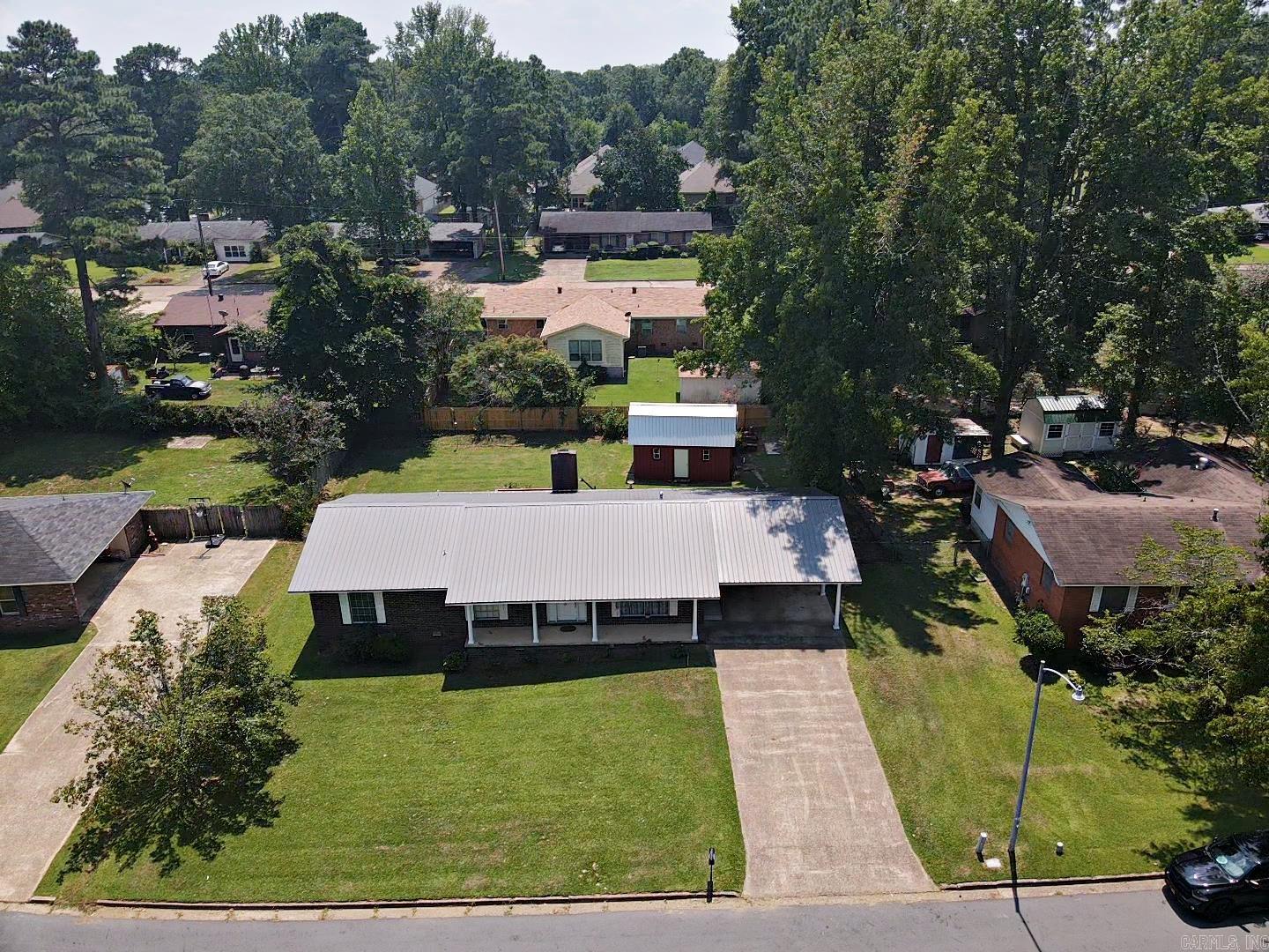 2709 Lynwood Drive