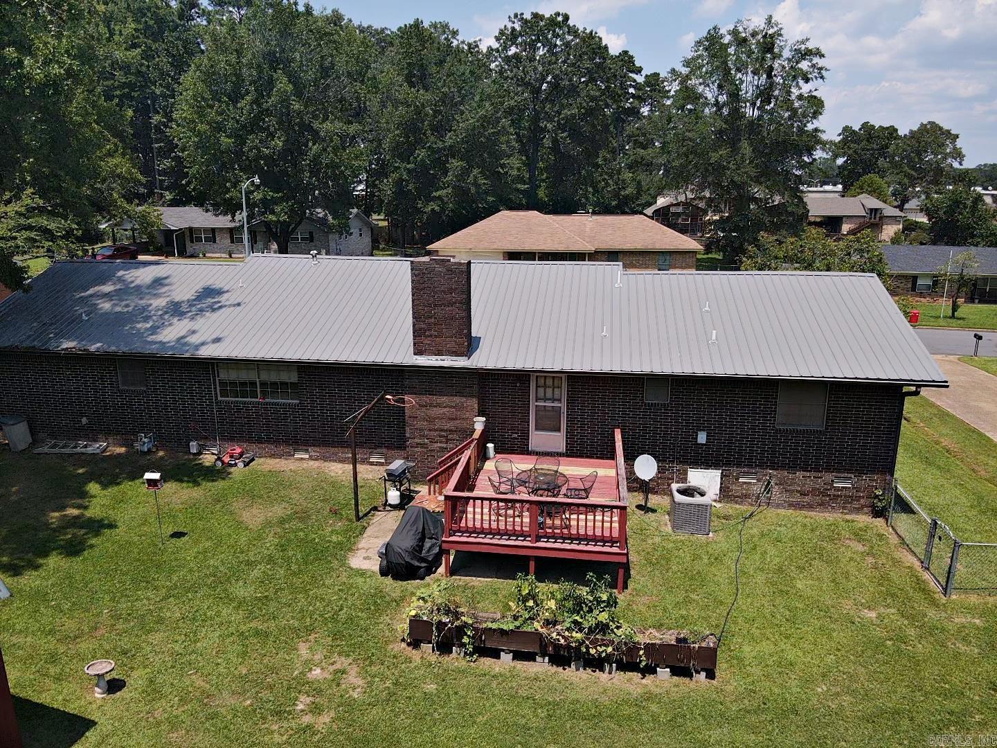 2709 Lynwood Drive