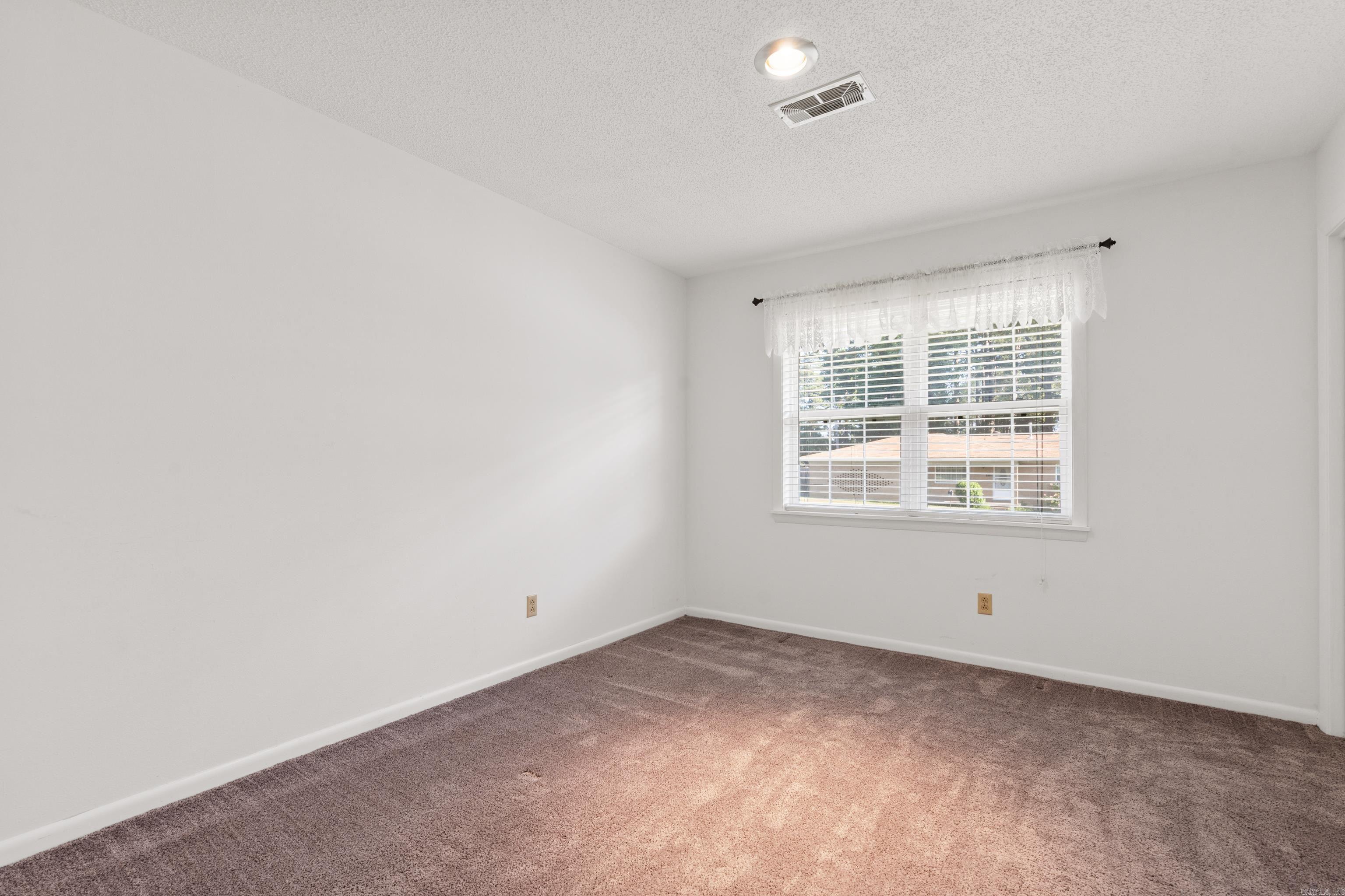 2717 Lynwood Drive