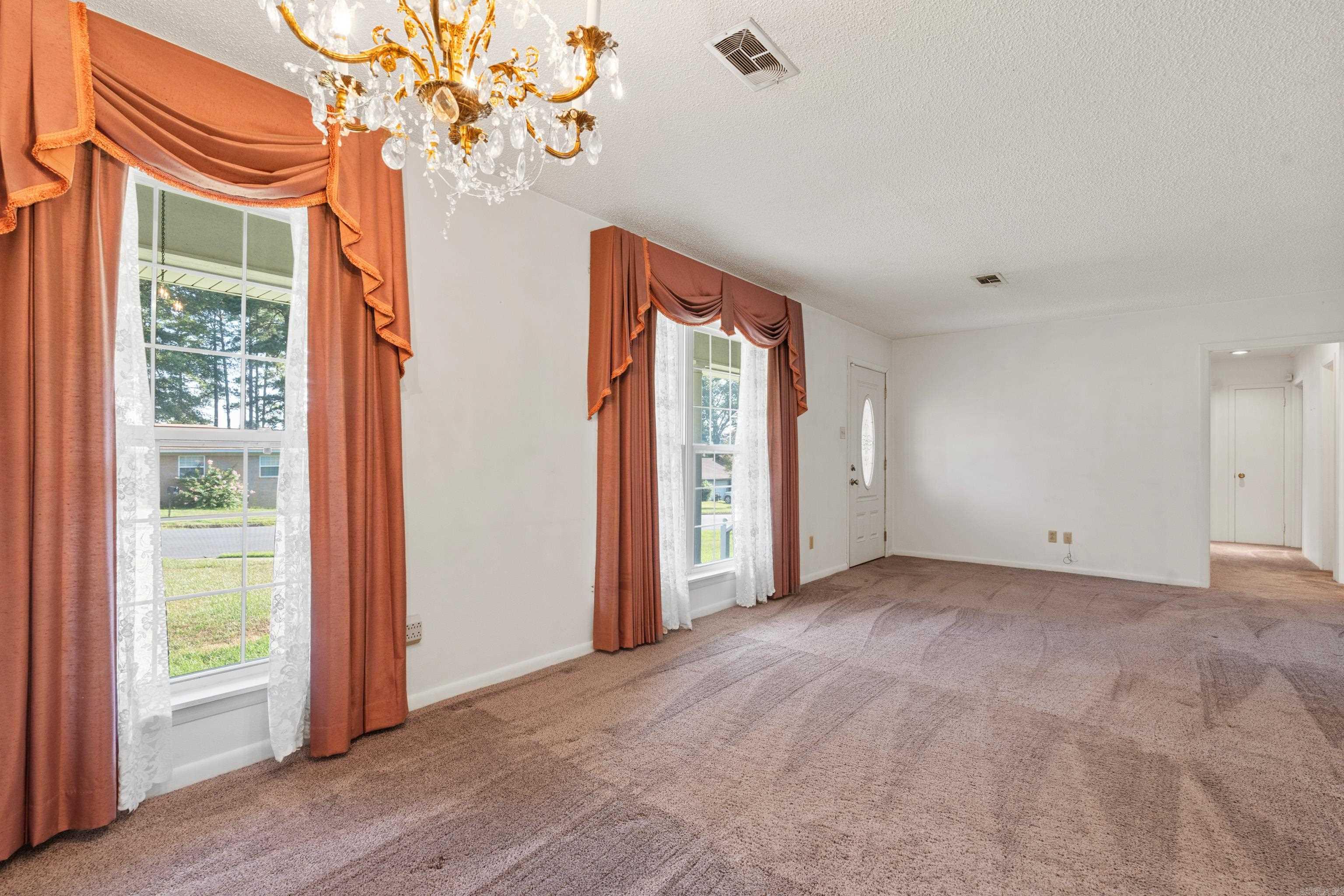 2717 Lynwood Drive