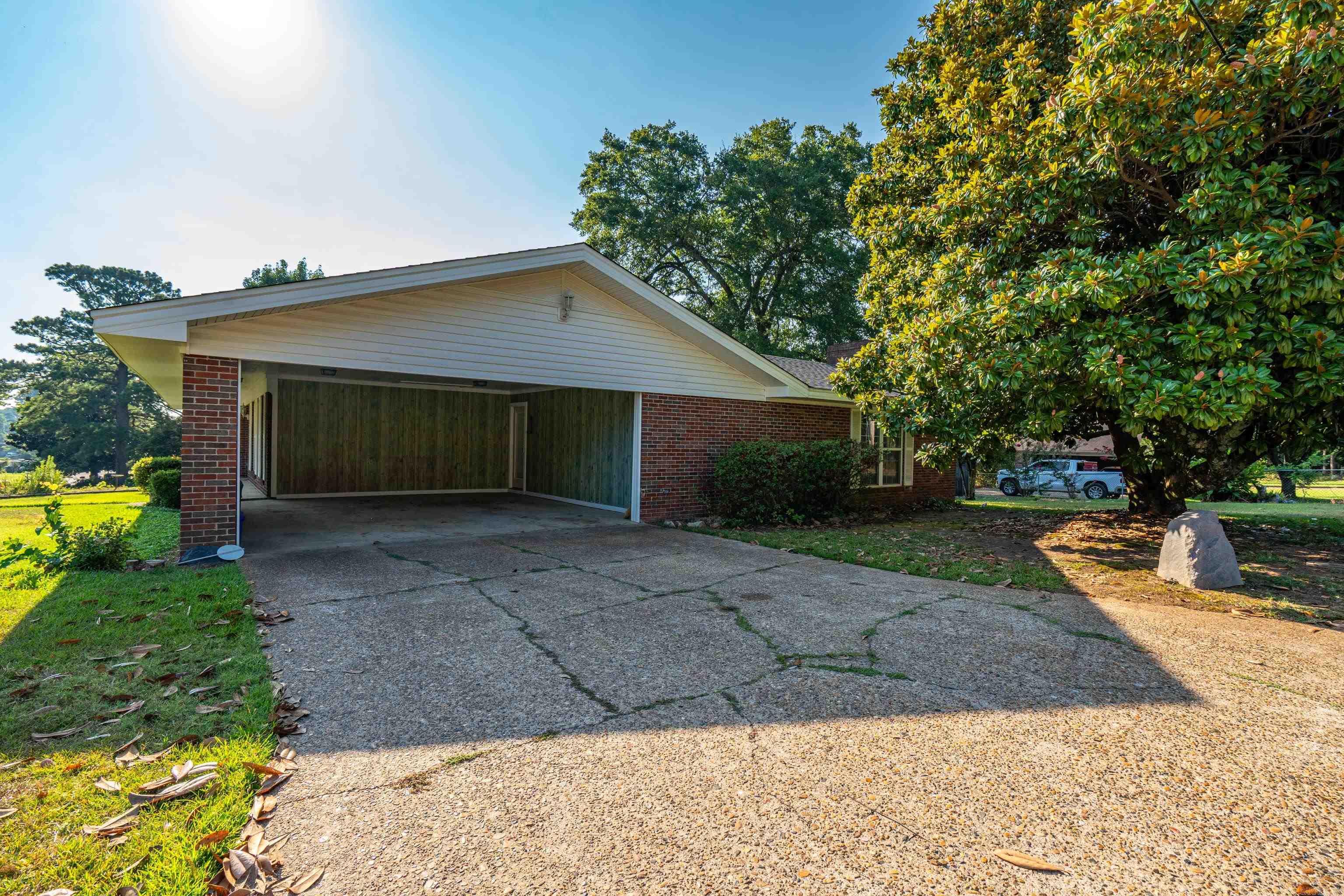 2717 Lynwood Drive