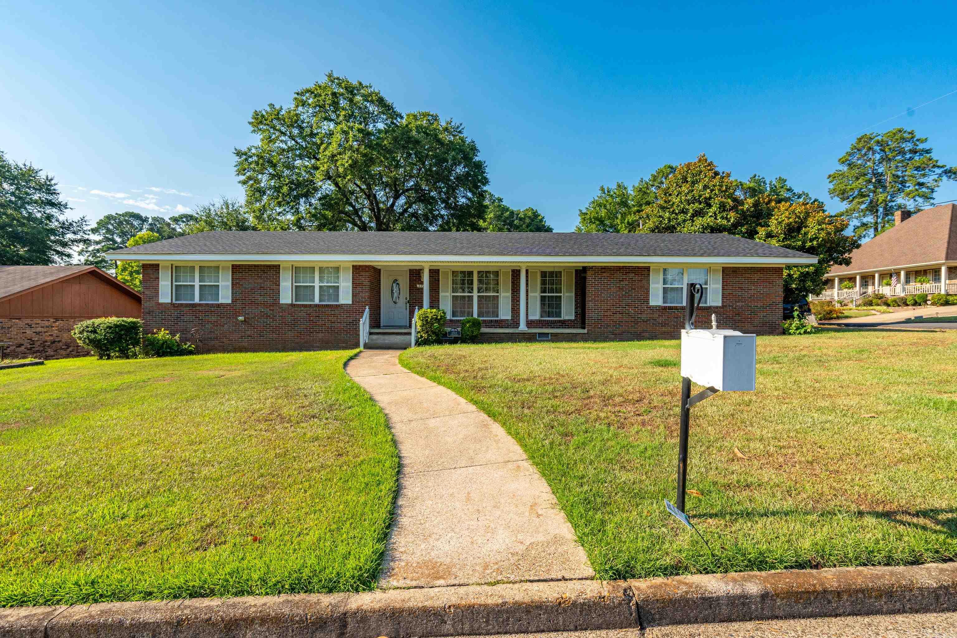 2717 Lynwood Drive