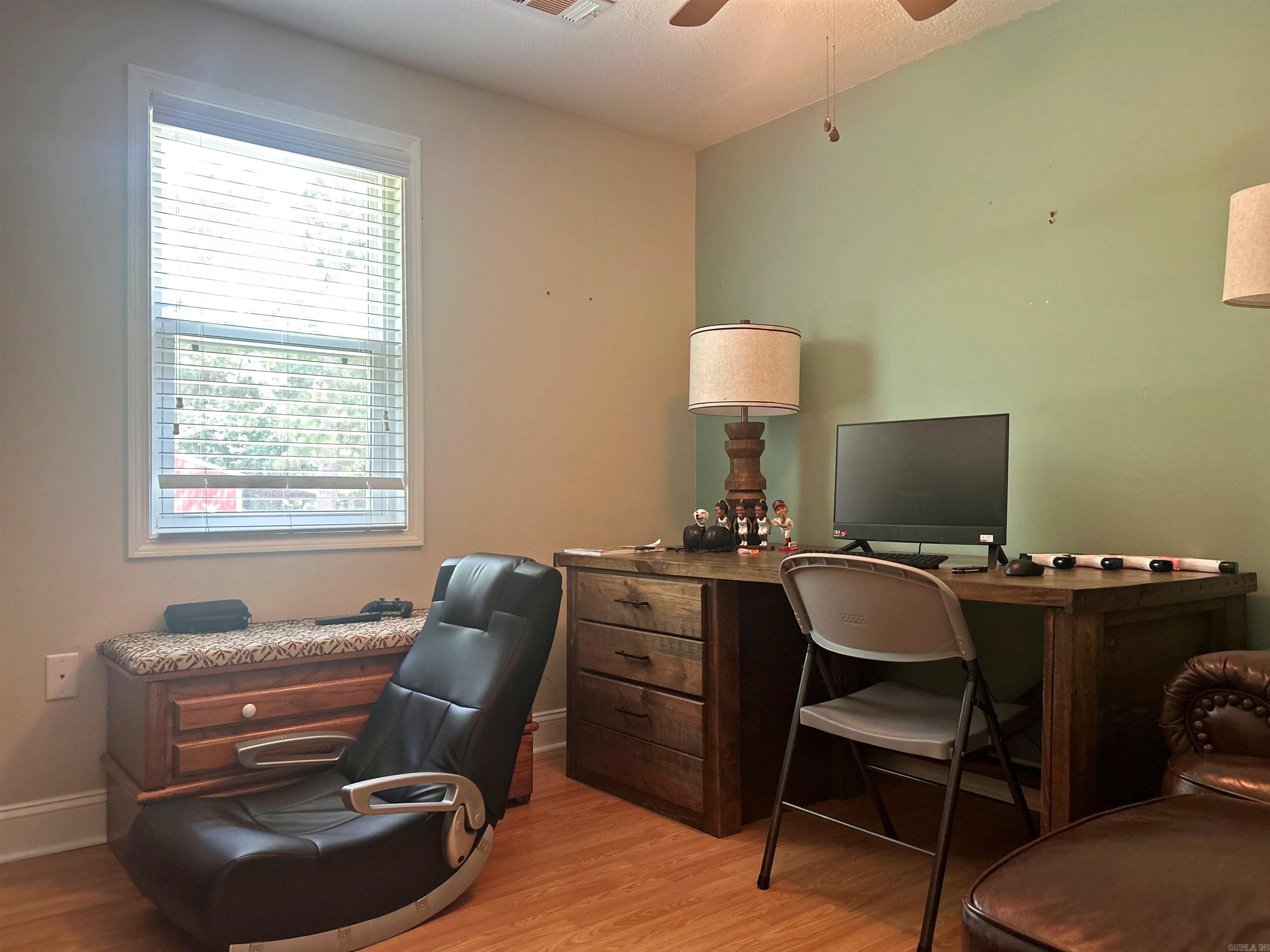 2152 Thomas Loop