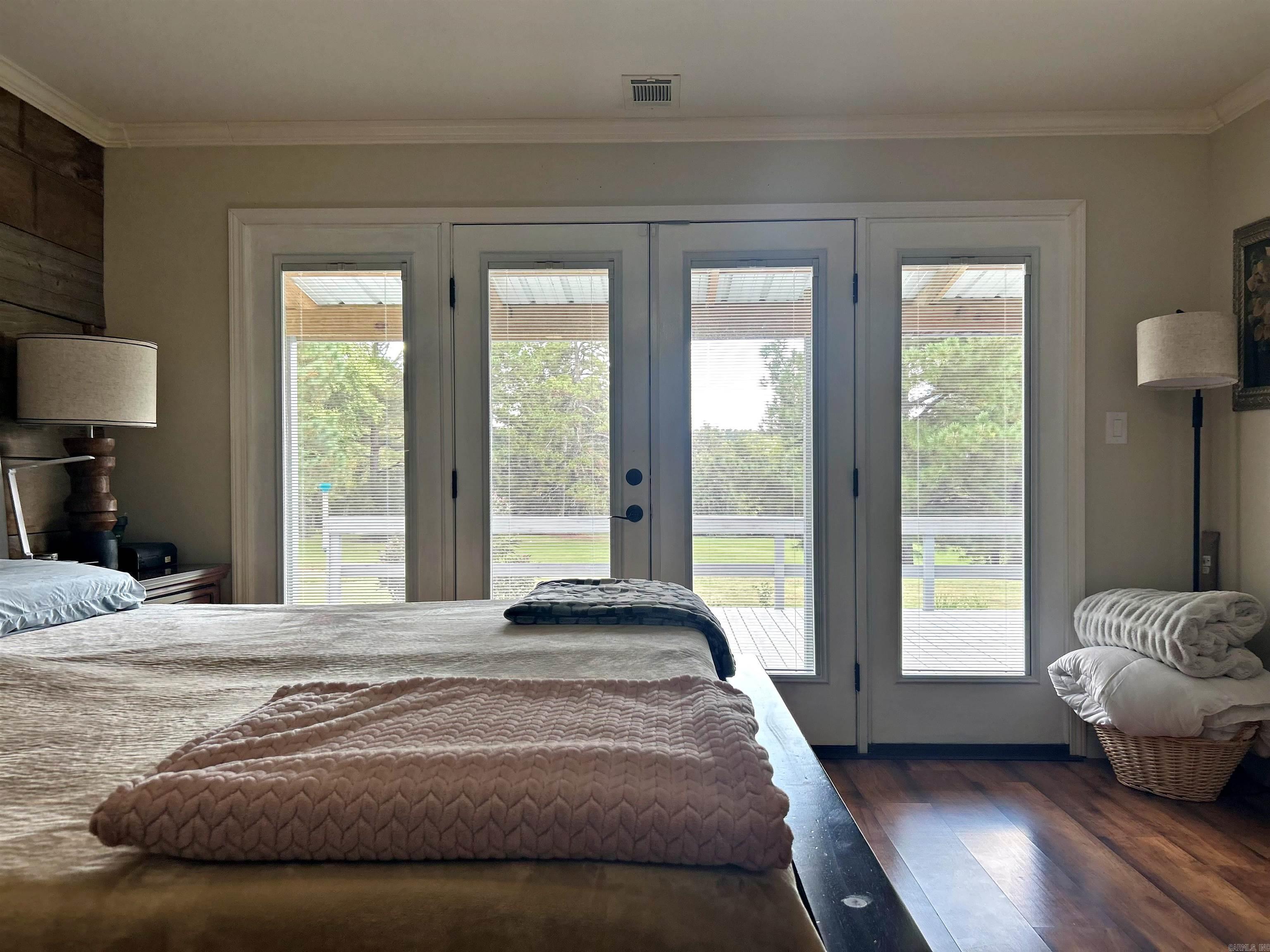 2152 Thomas Loop