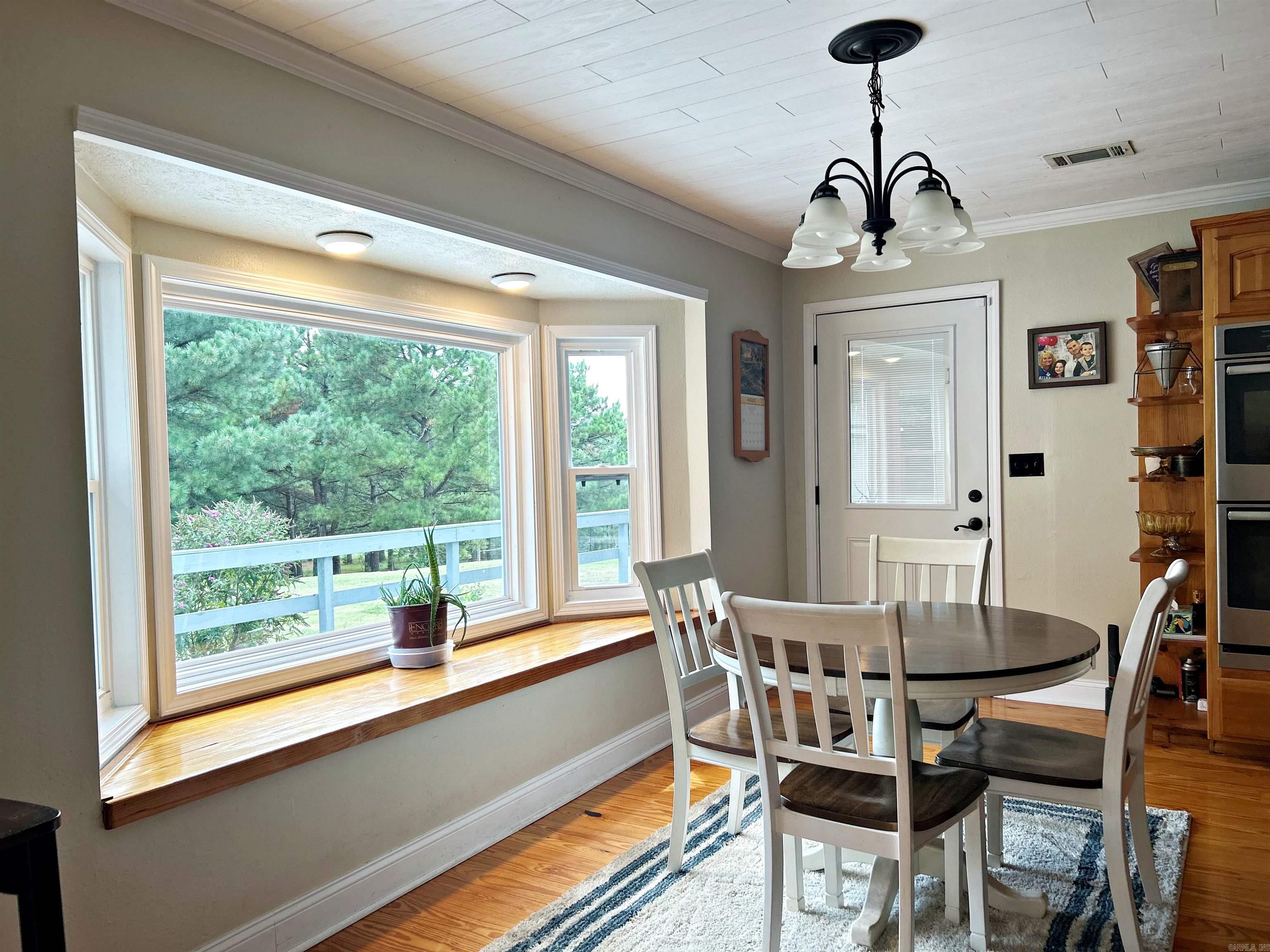 2152 Thomas Loop