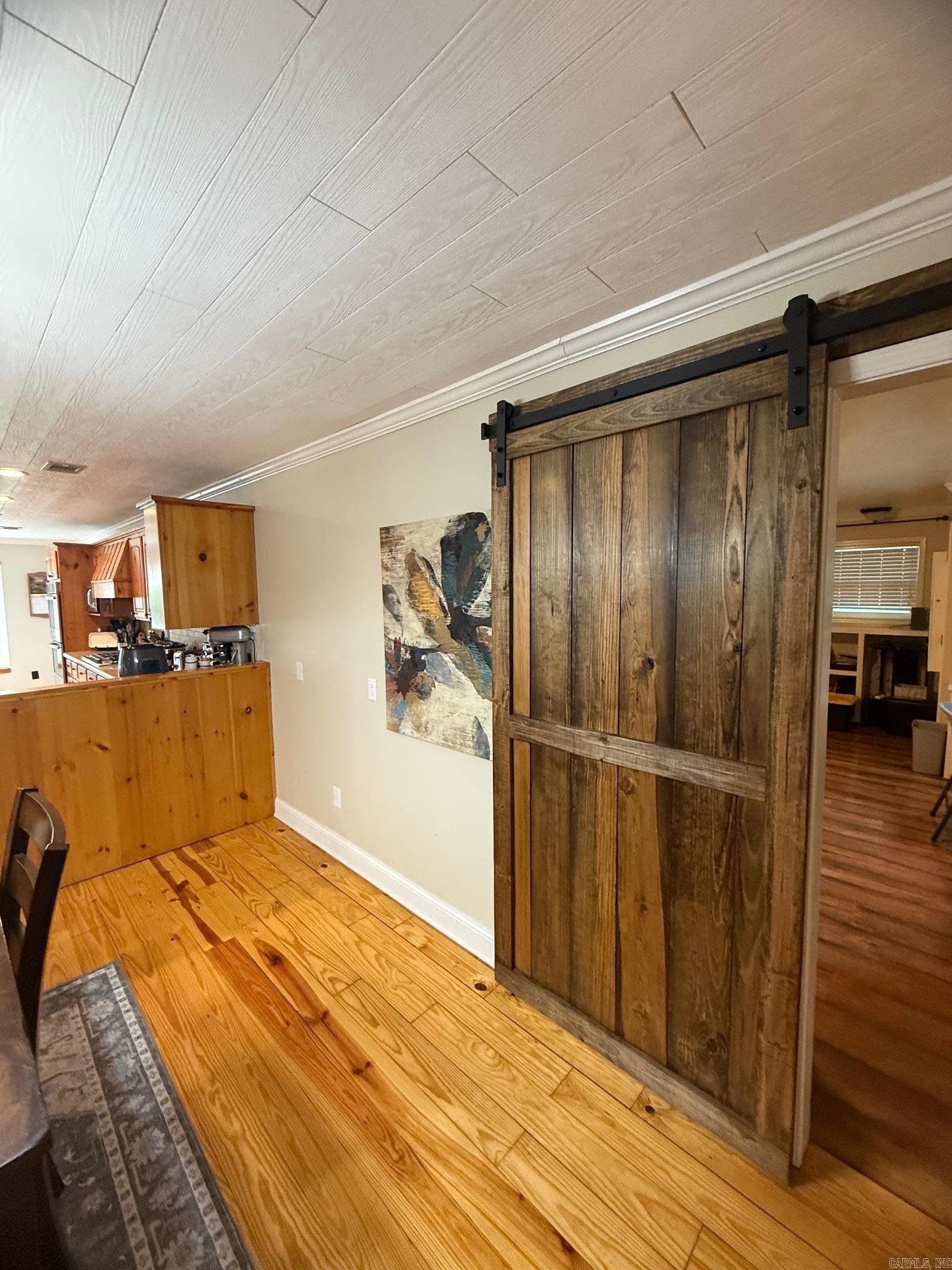 2152 Thomas Loop