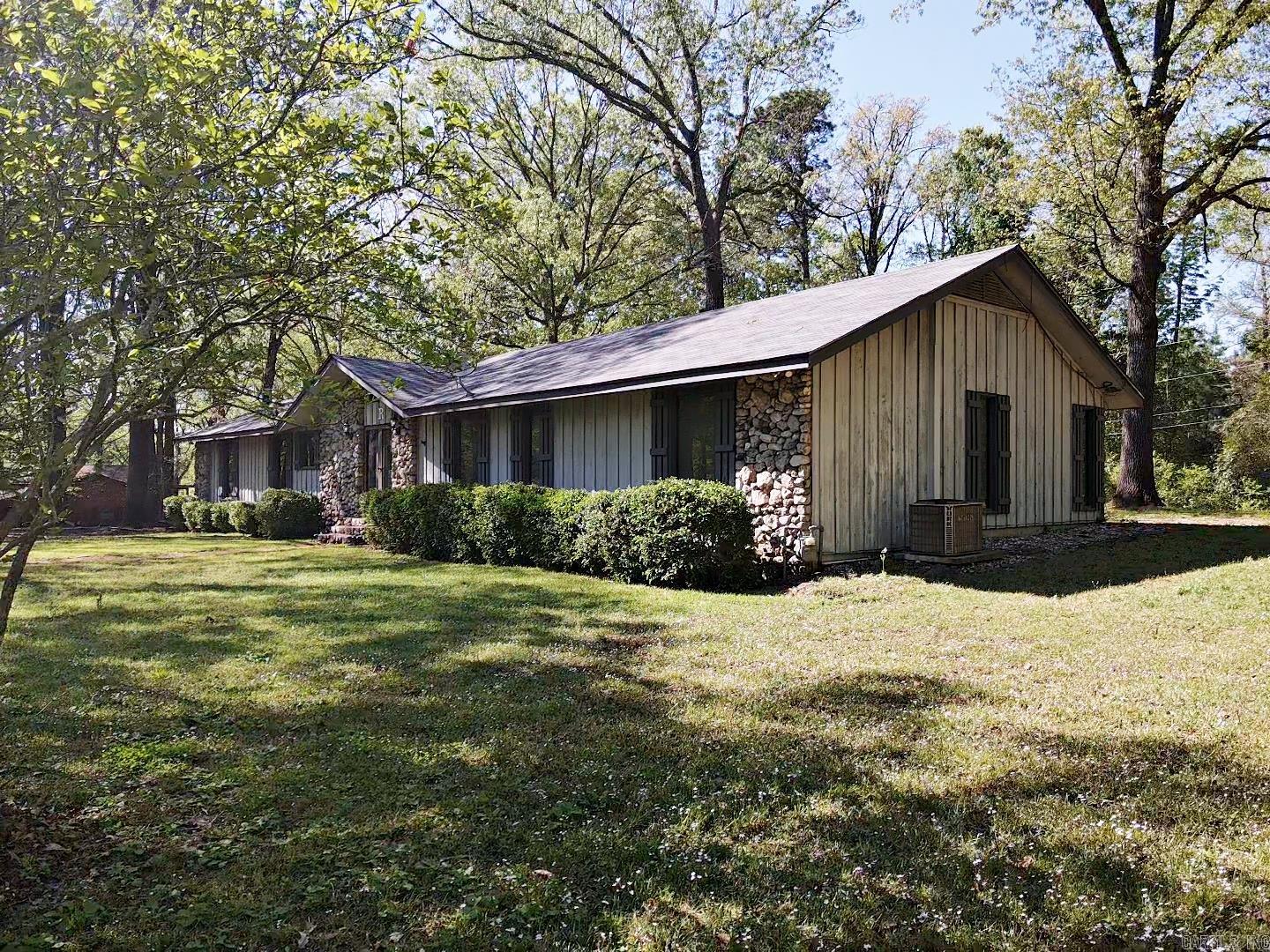 100 Canterbury Lane