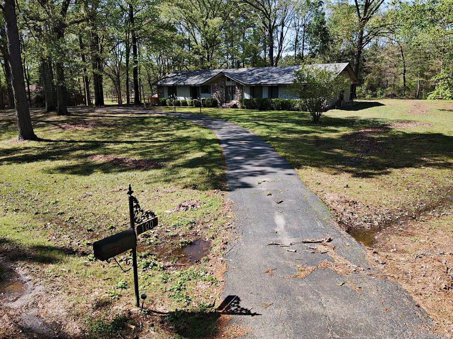 100 Canterbury Lane