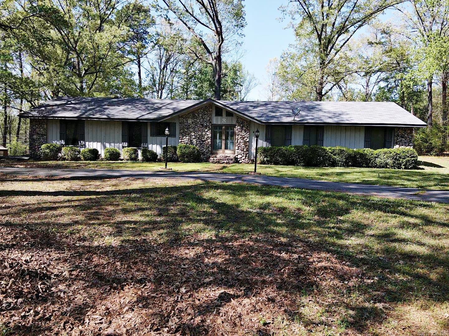 100 Canterbury Lane