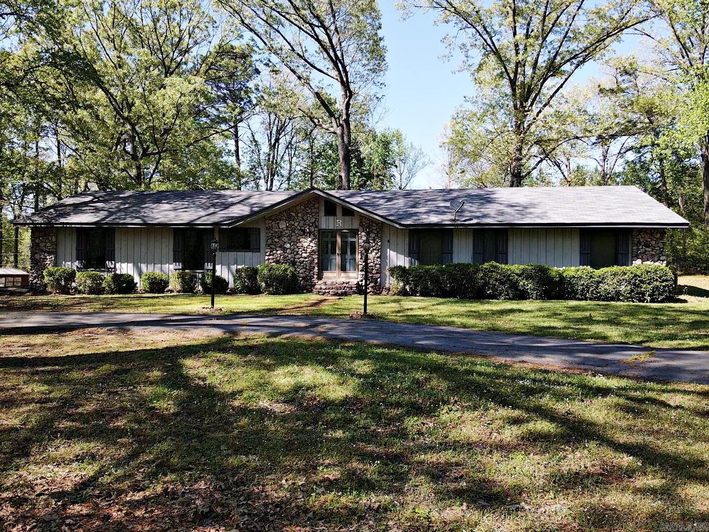 100 Canterbury Lane