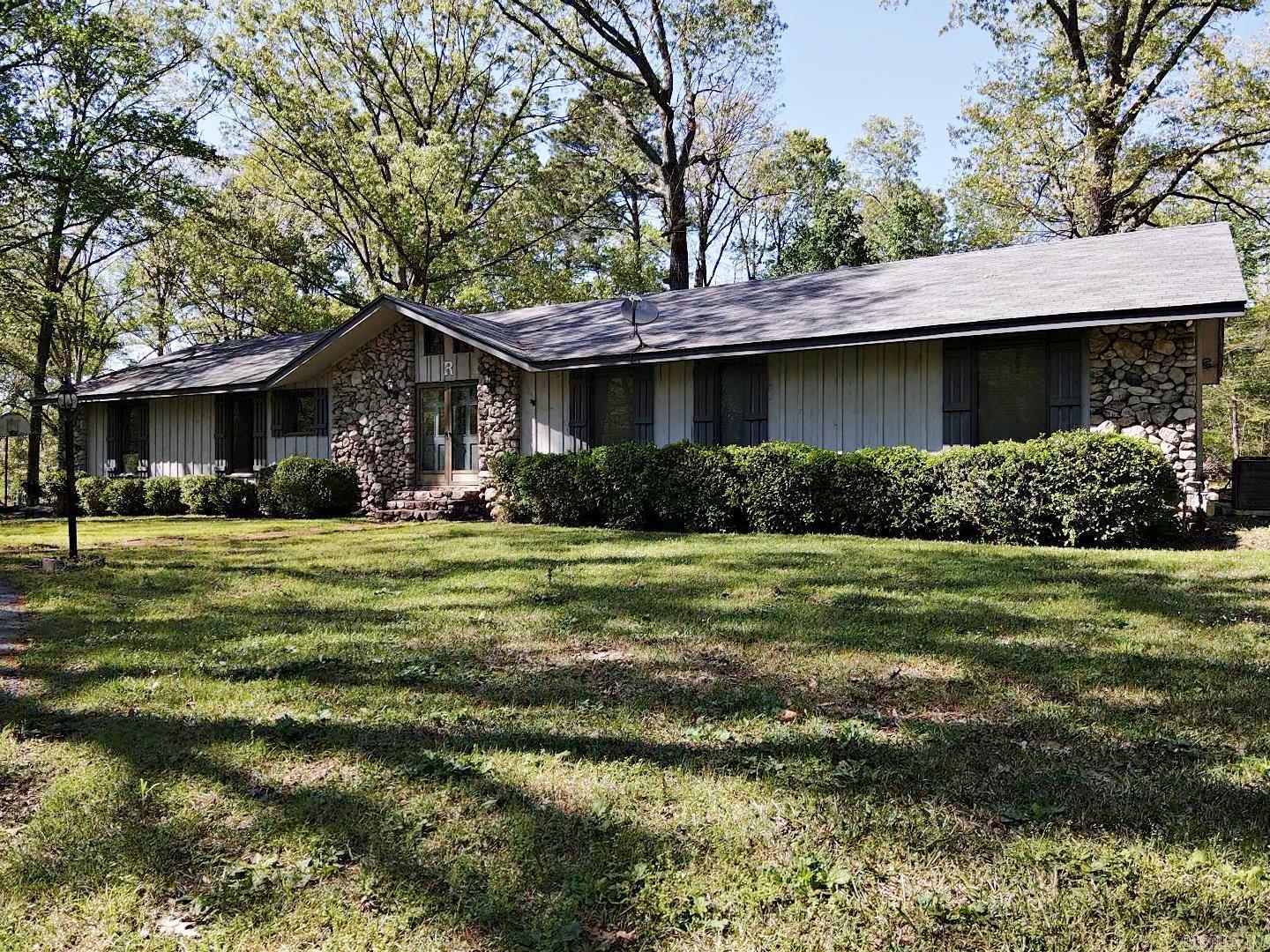 100 Canterbury Lane