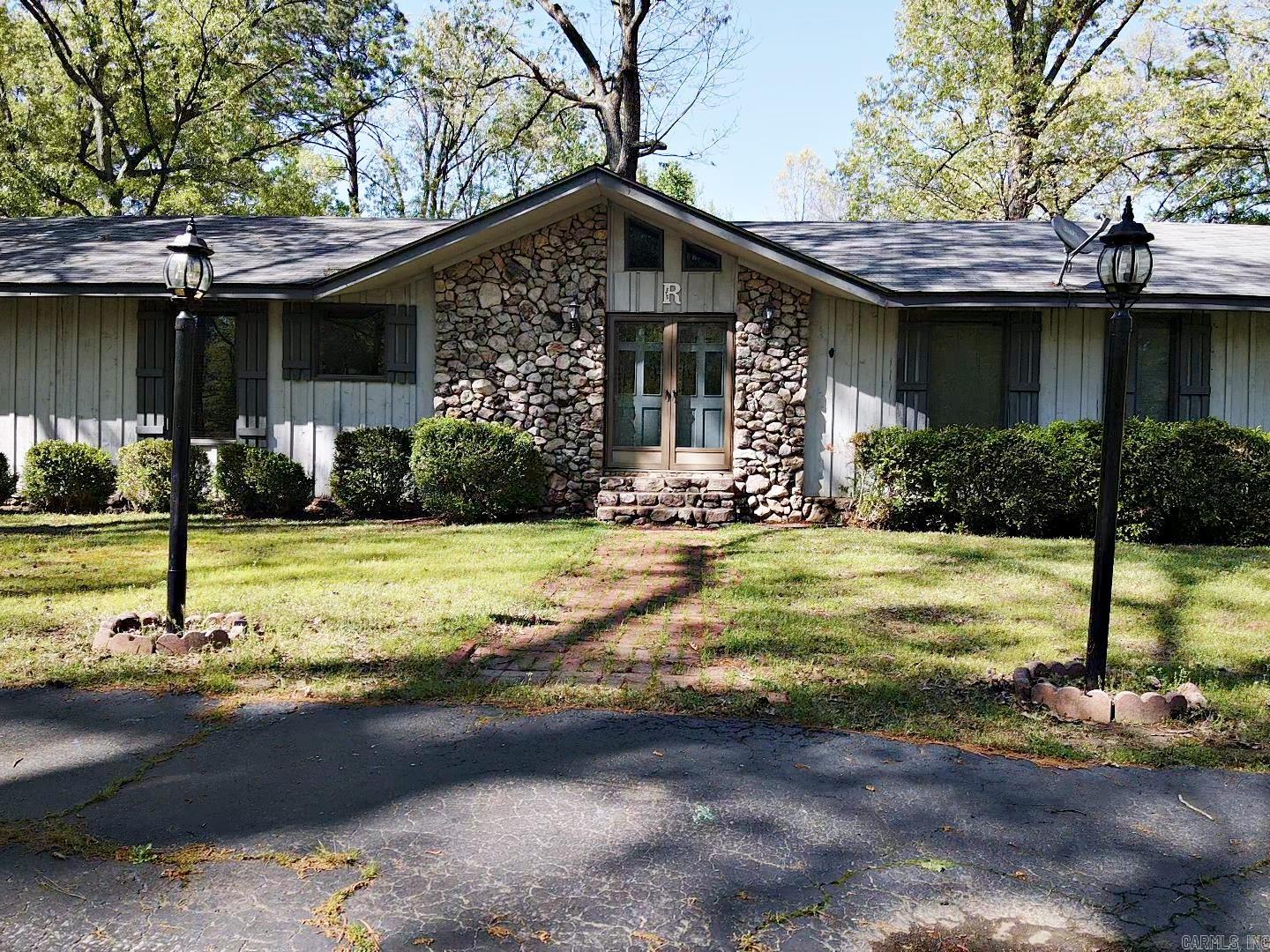 100 Canterbury Lane