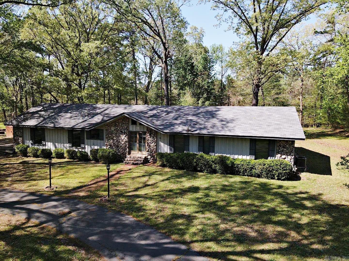 100 Canterbury Lane
