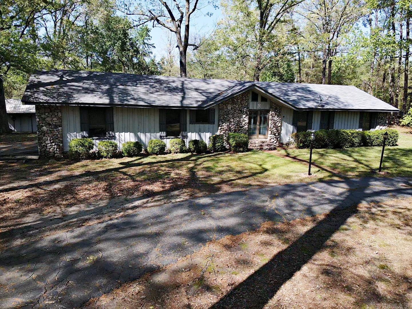100 Canterbury Lane