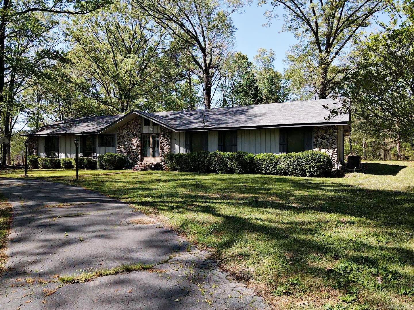 100 Canterbury Lane