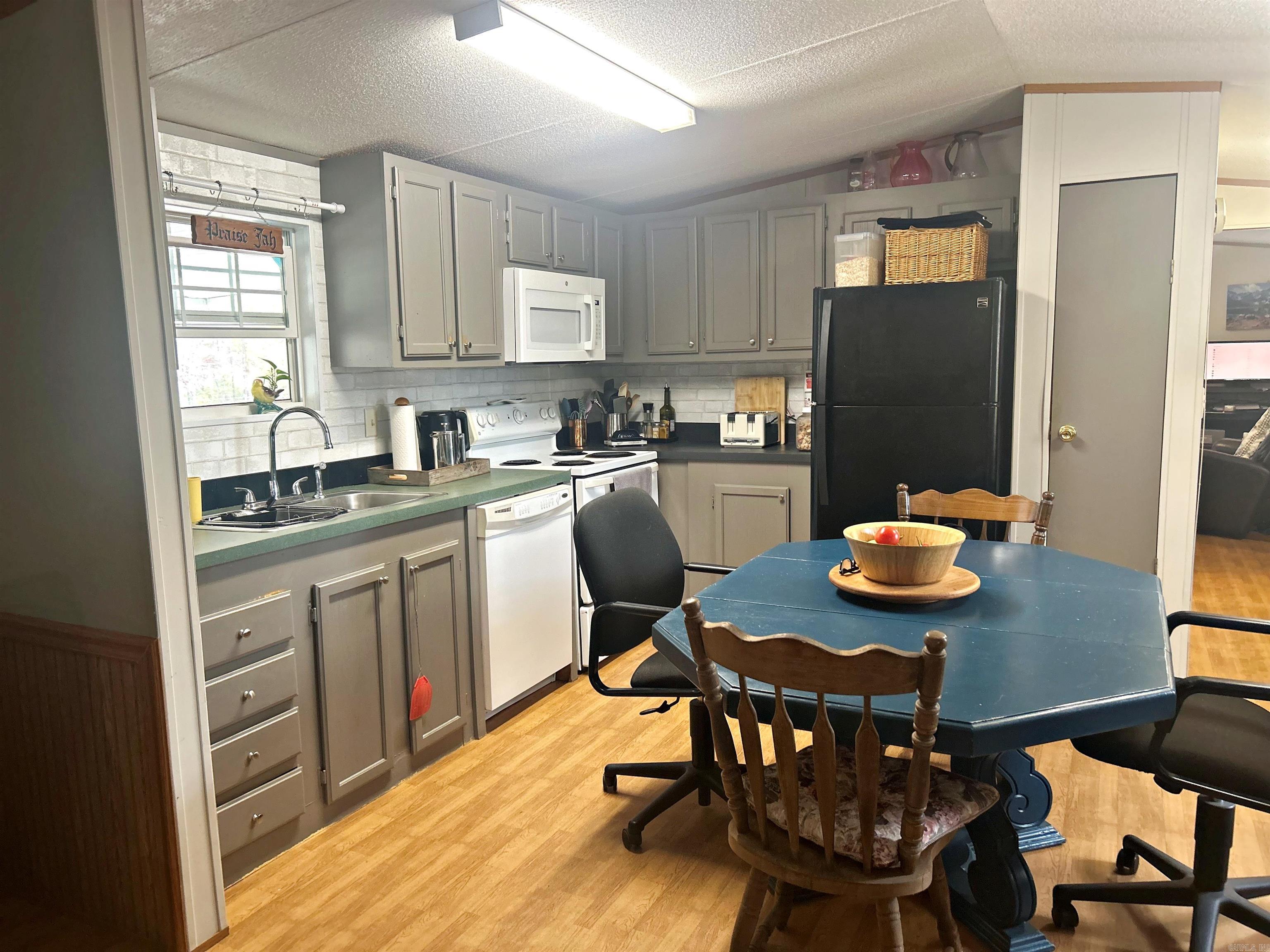 5261 Hickory Grove Road