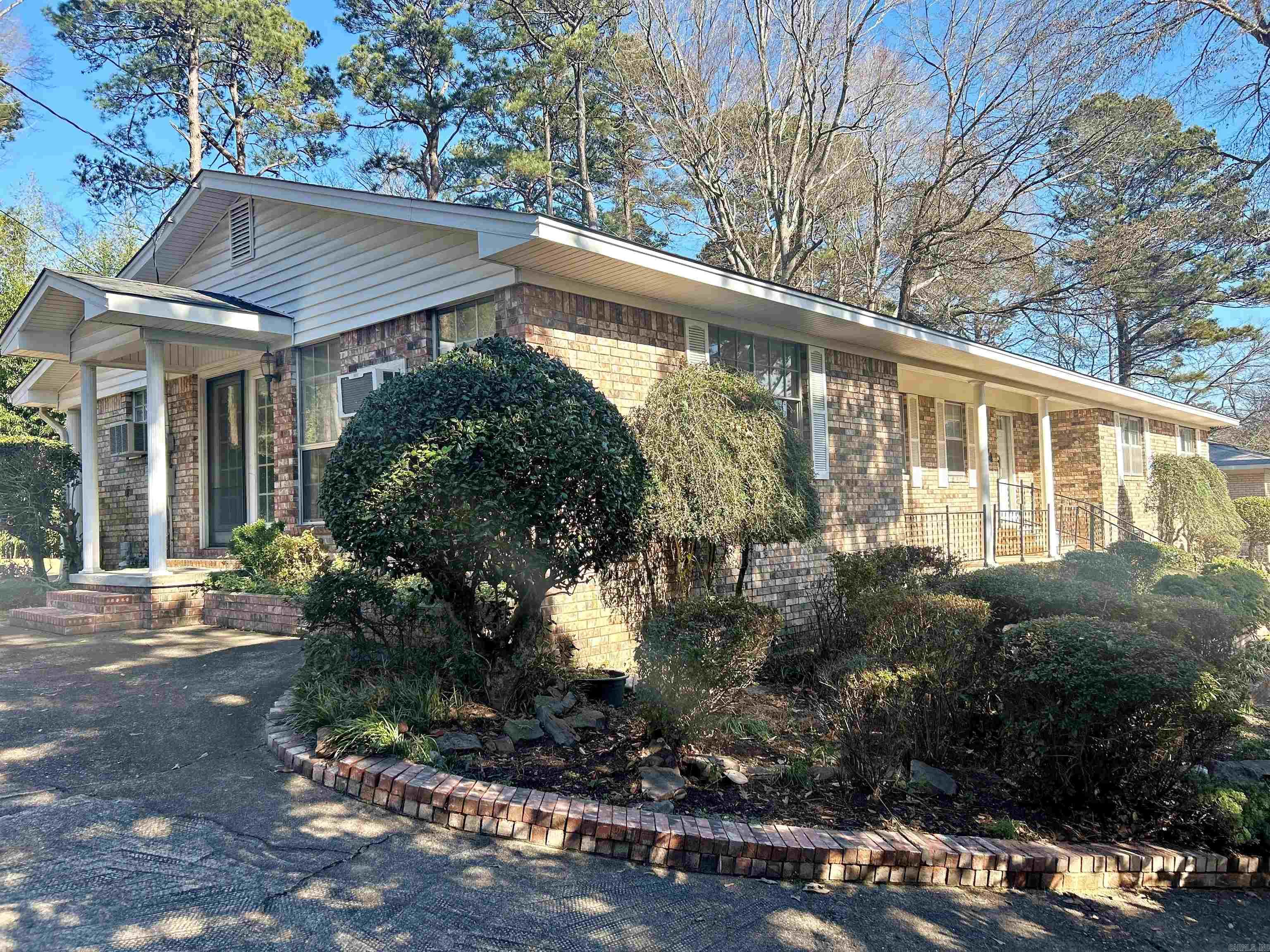2084 Elaine Circle