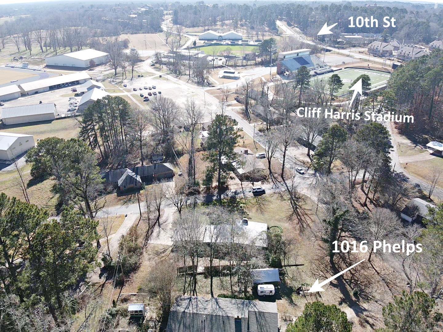 1016 Phelps Circle