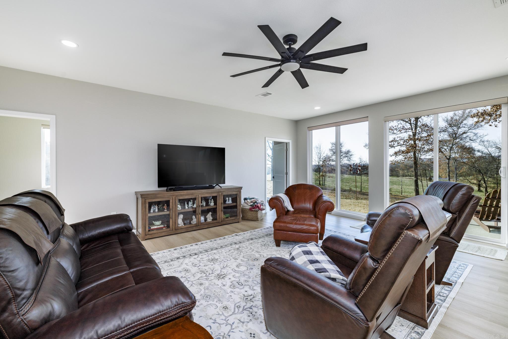 279 Eagles Ln Lane