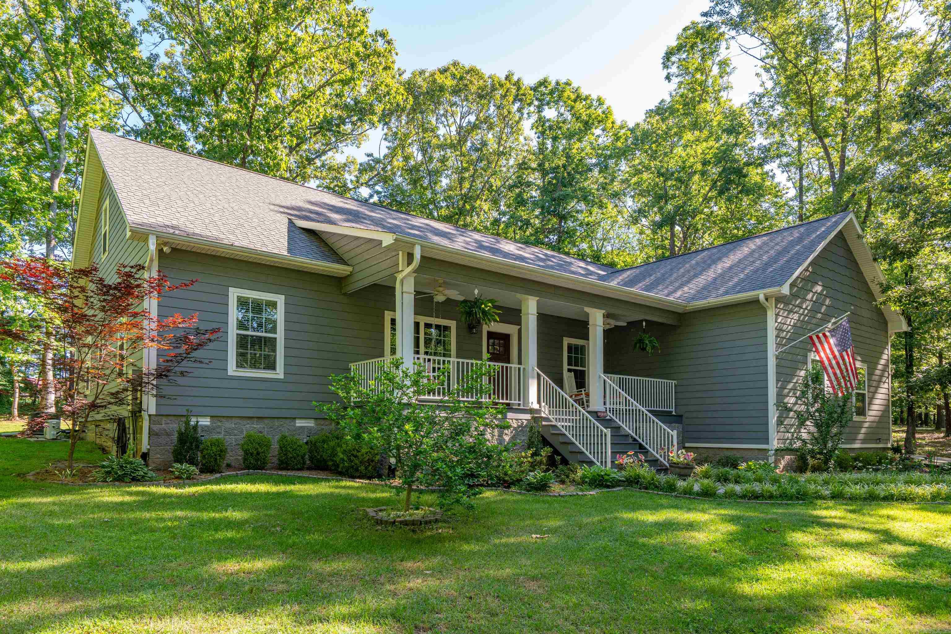 220 Autumn Oaks Drive