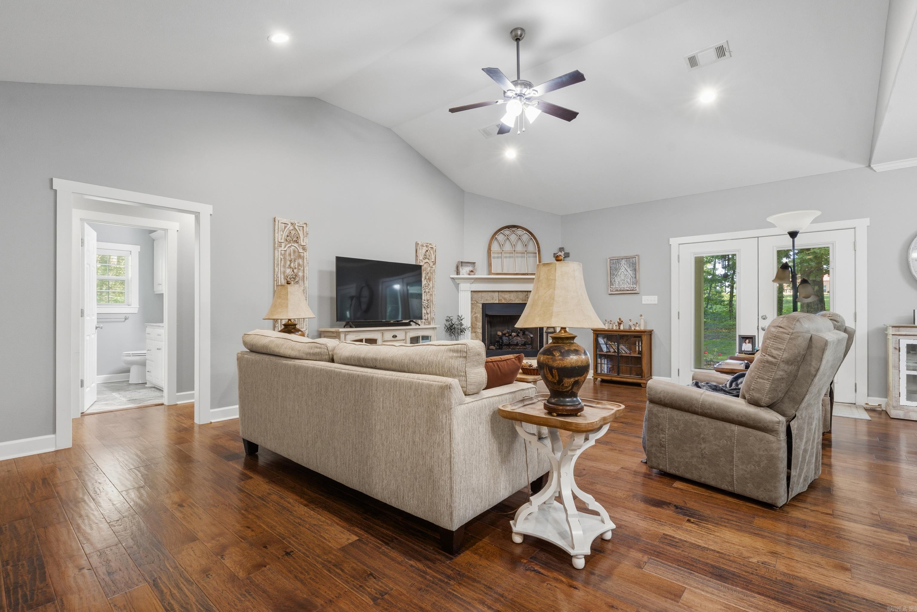 220 Autumn Oaks Drive