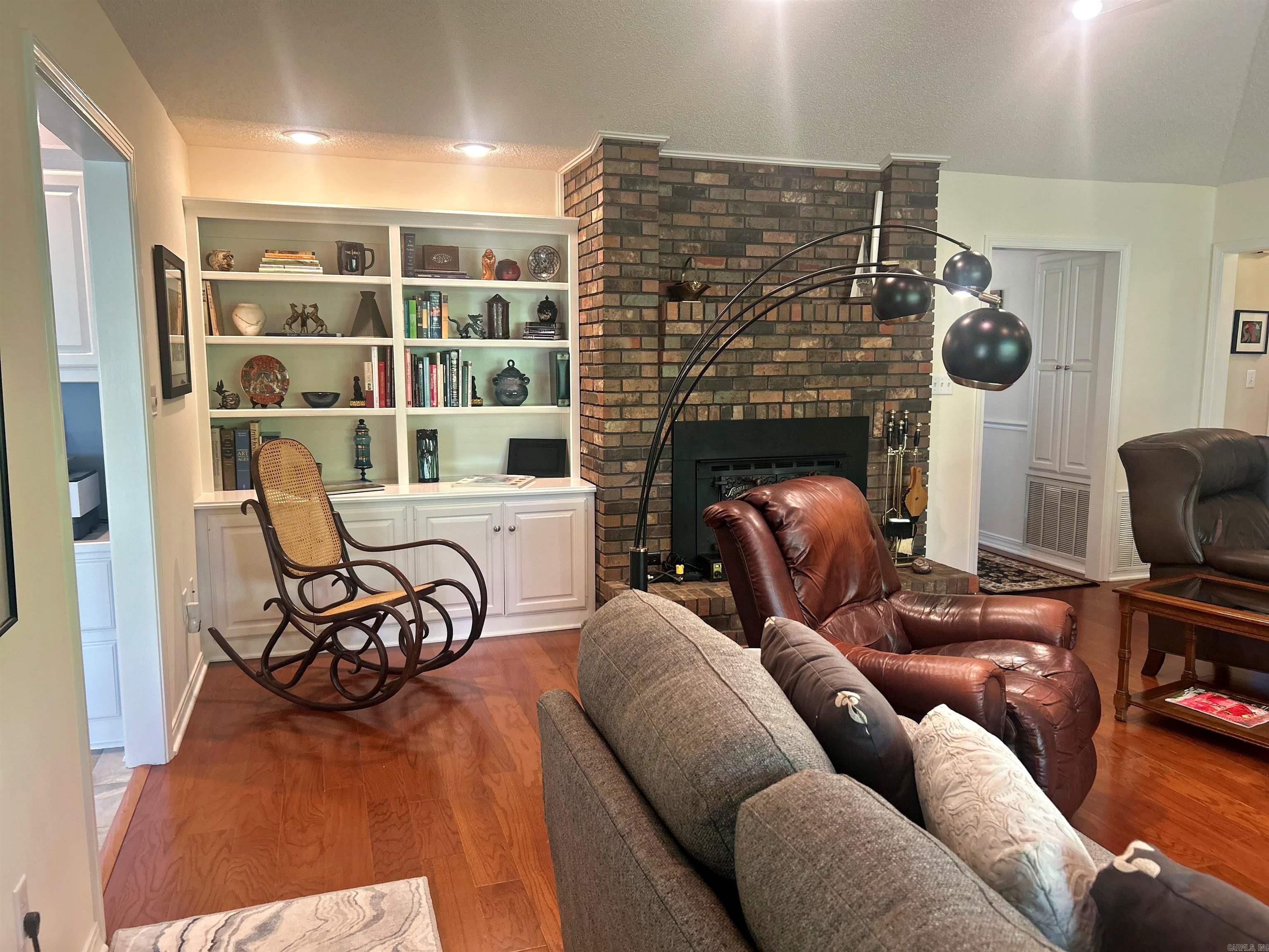 405 North Park Drive