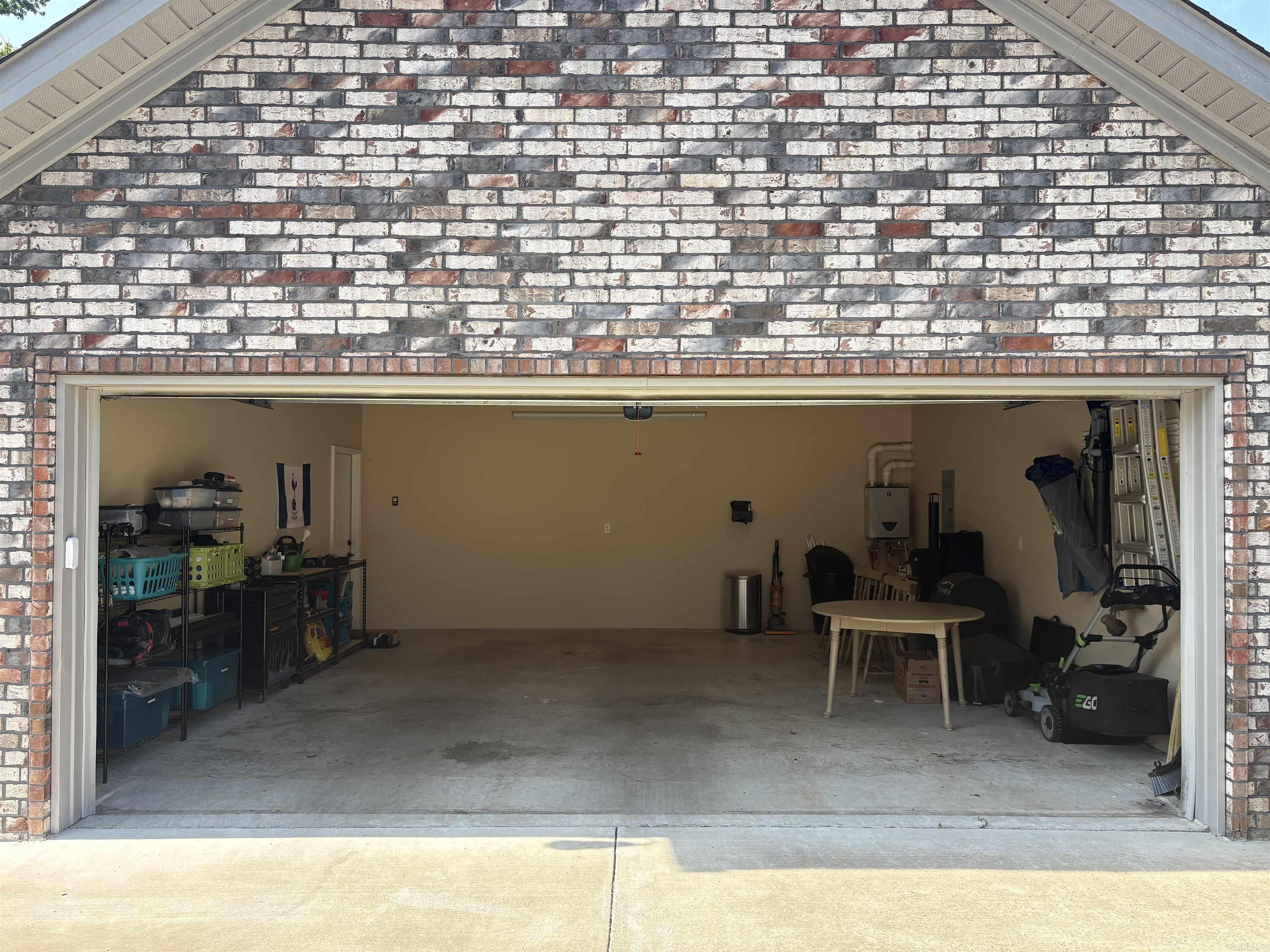 2801 Evonshire Drive