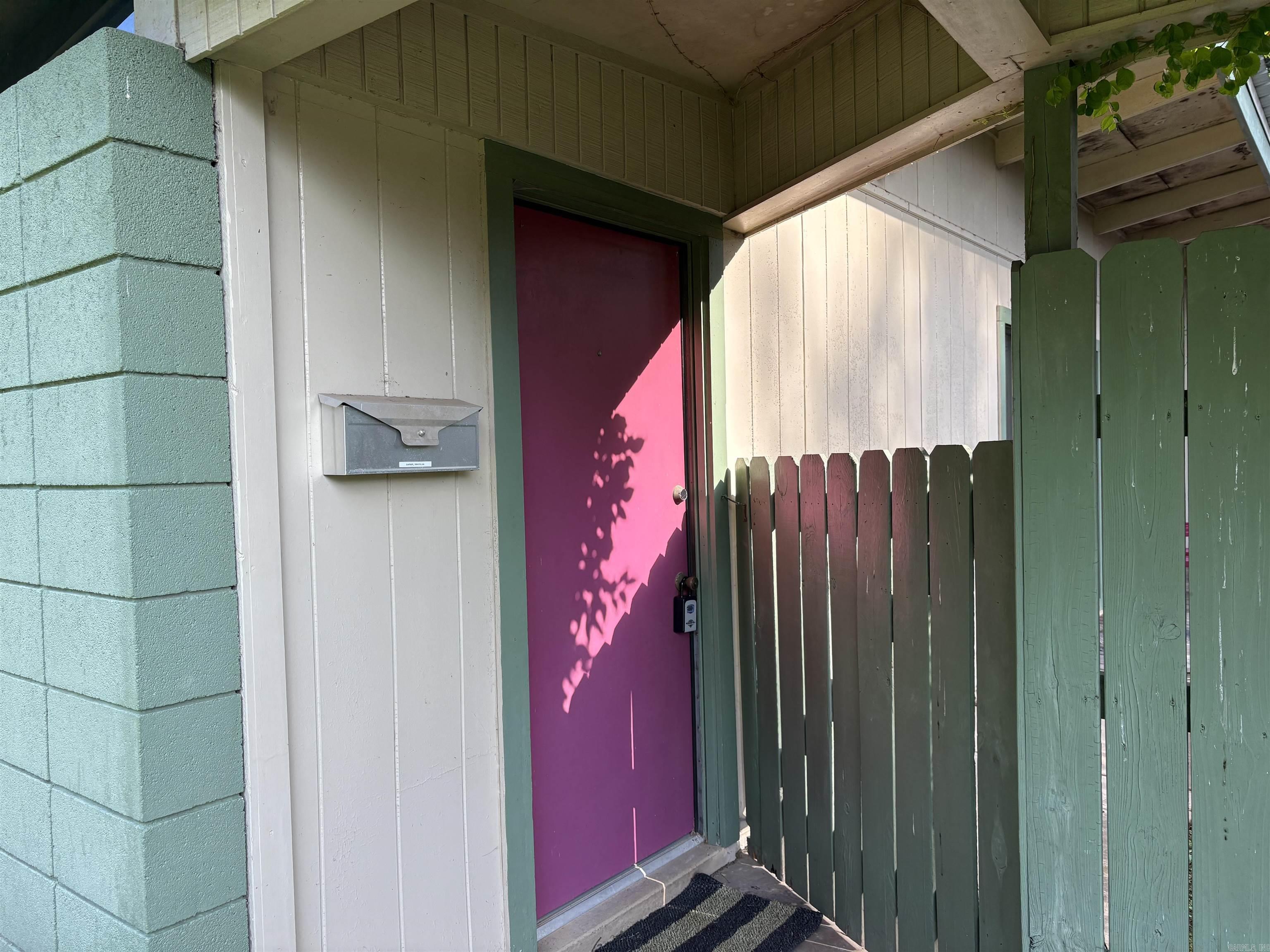 1906 Sylvia Street