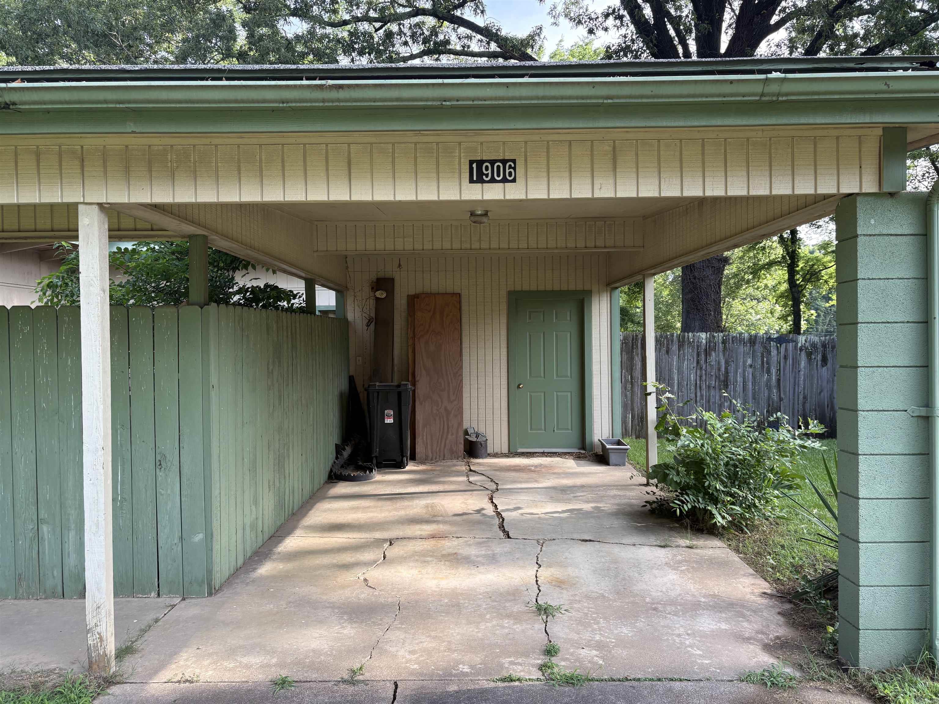 1906 Sylvia Street