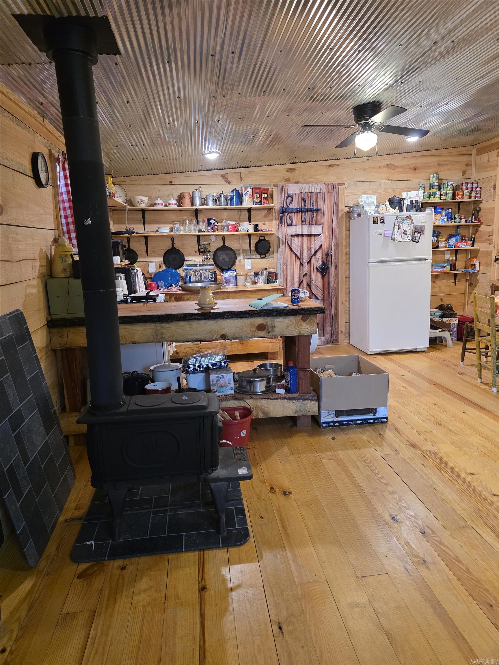 5665 N Hwy 53