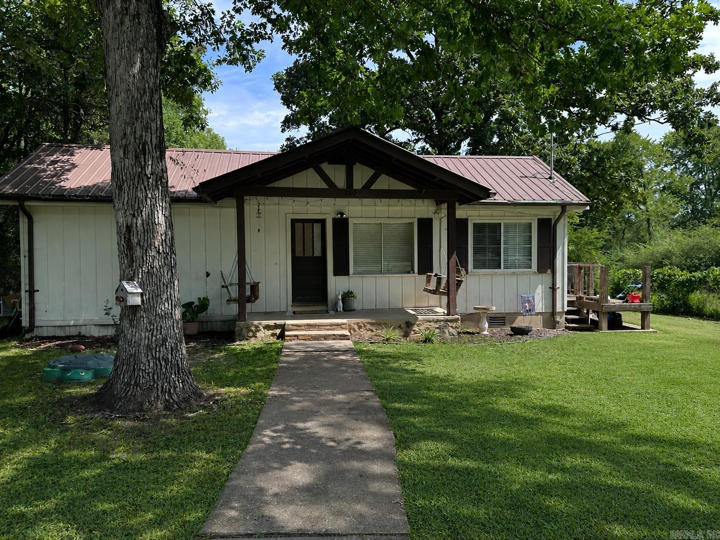 220 Grand Point Drive