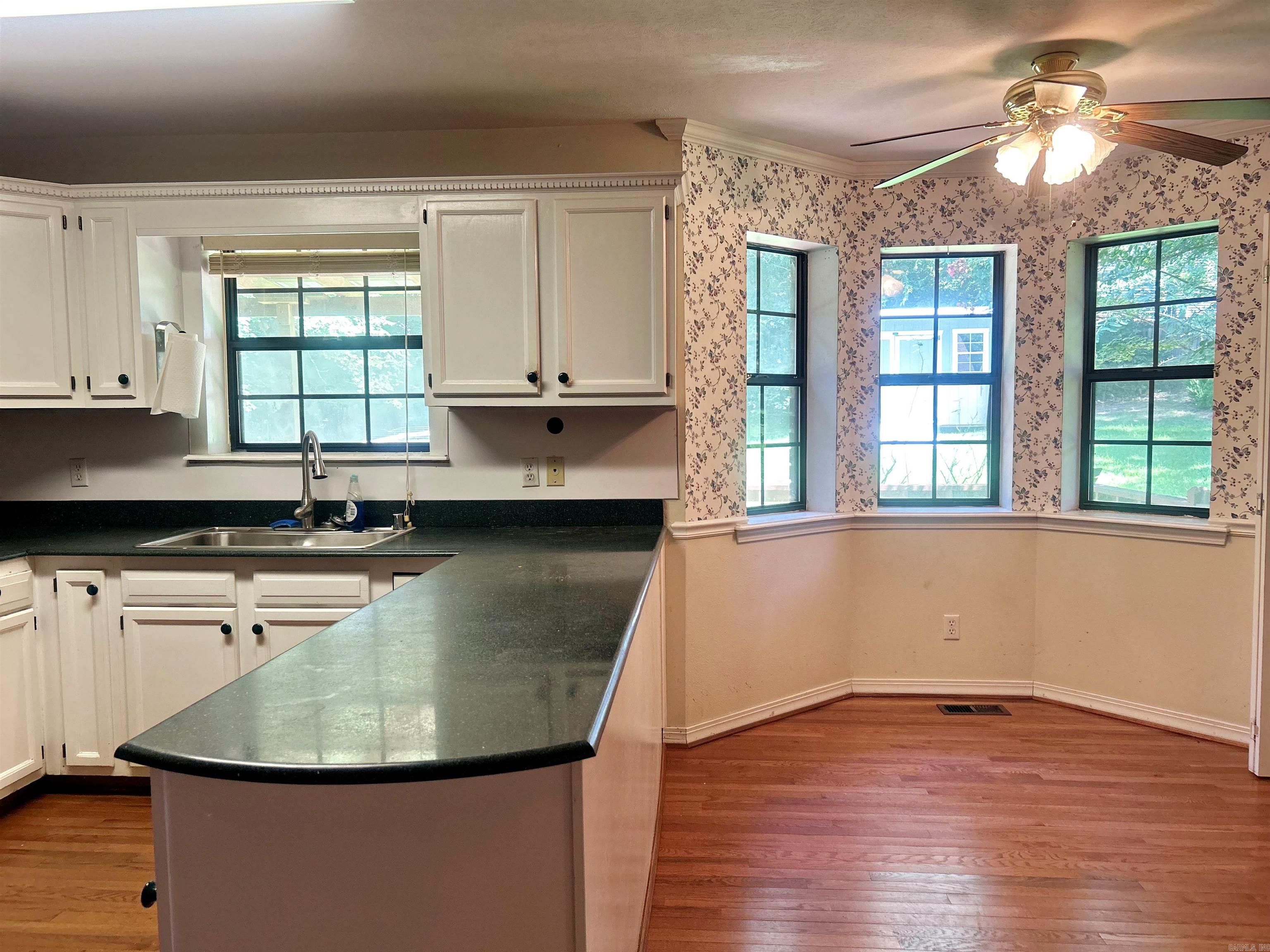 10 Edgewood Drive