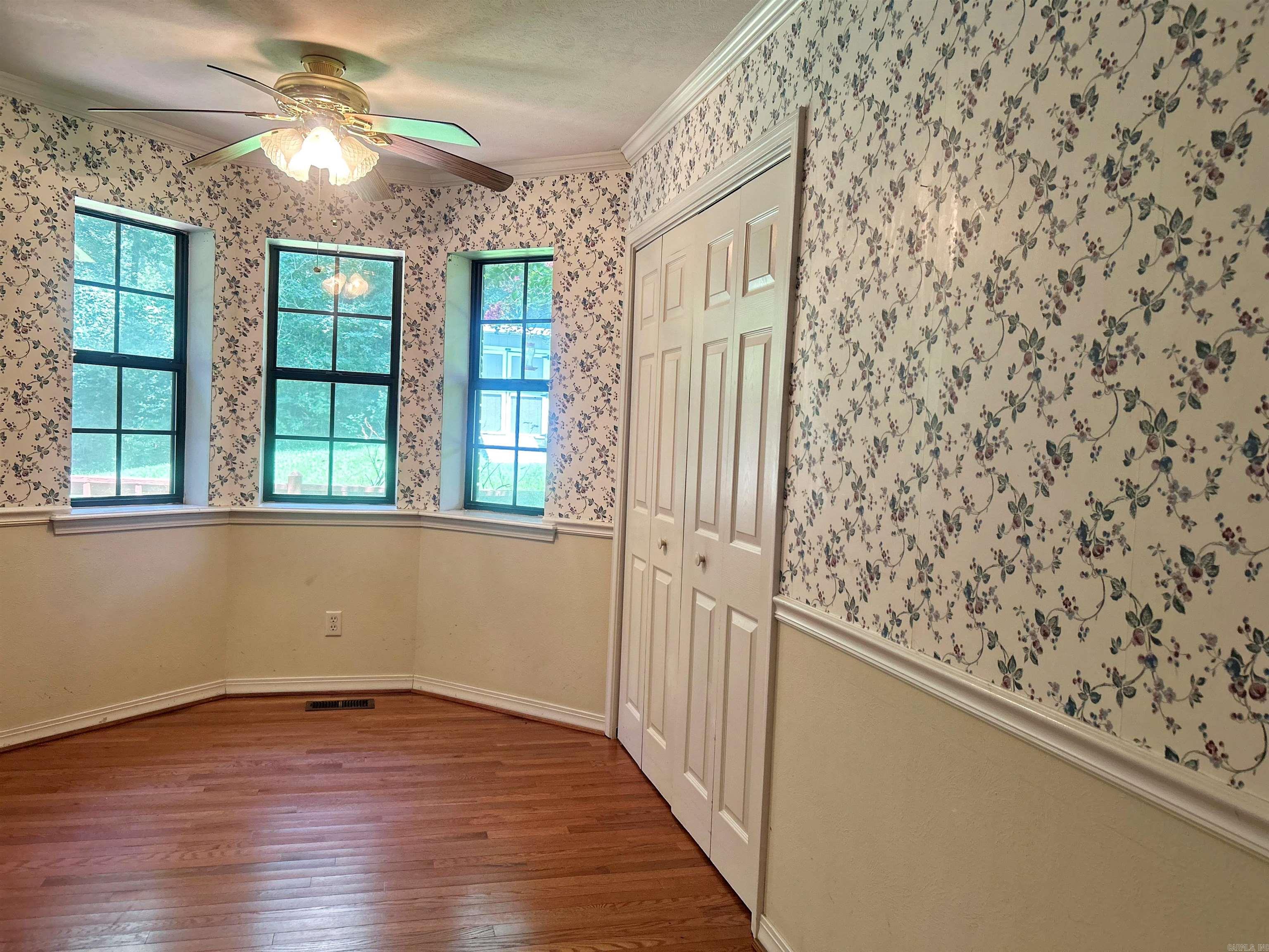 10 Edgewood Drive