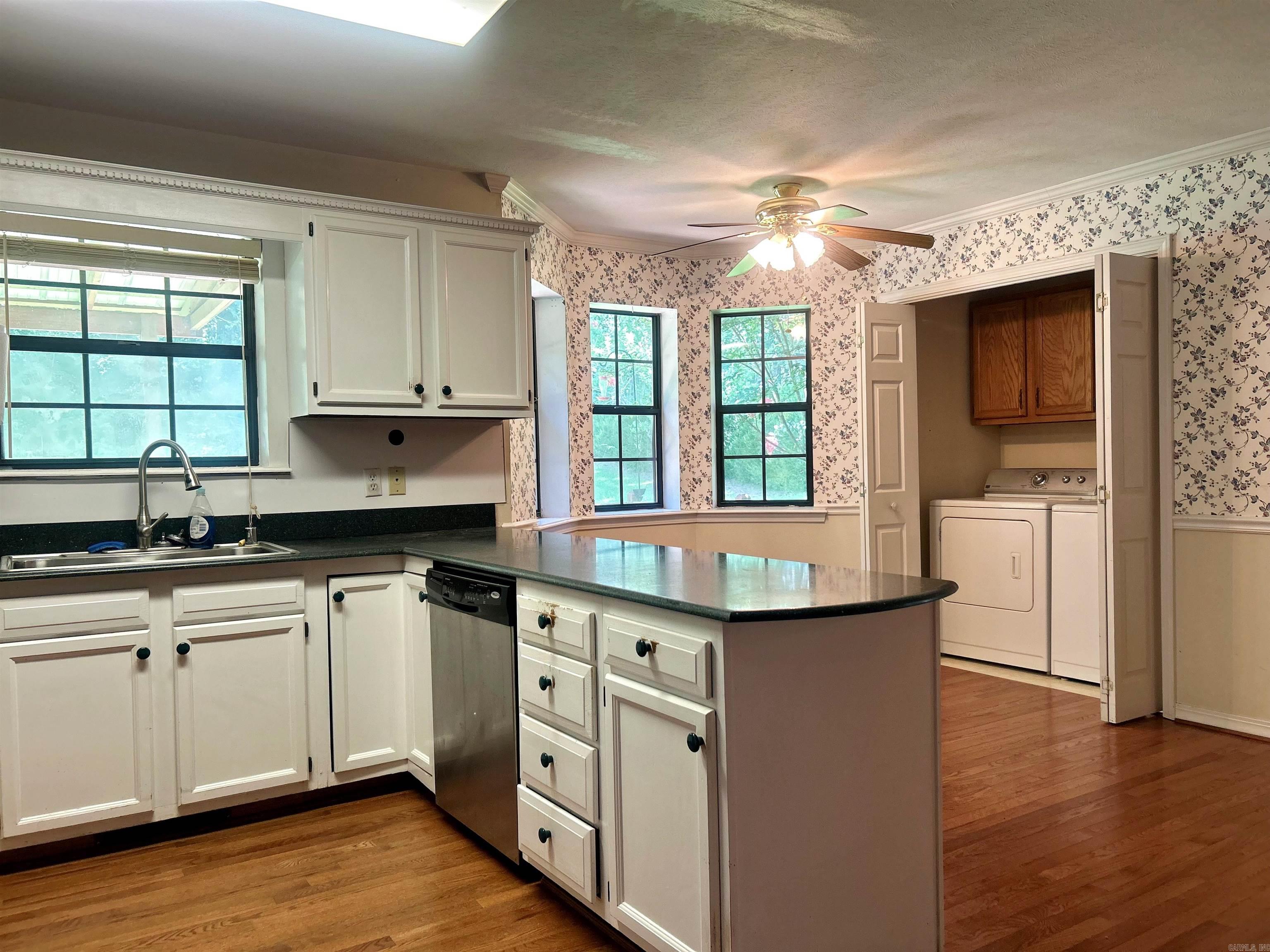 10 Edgewood Drive