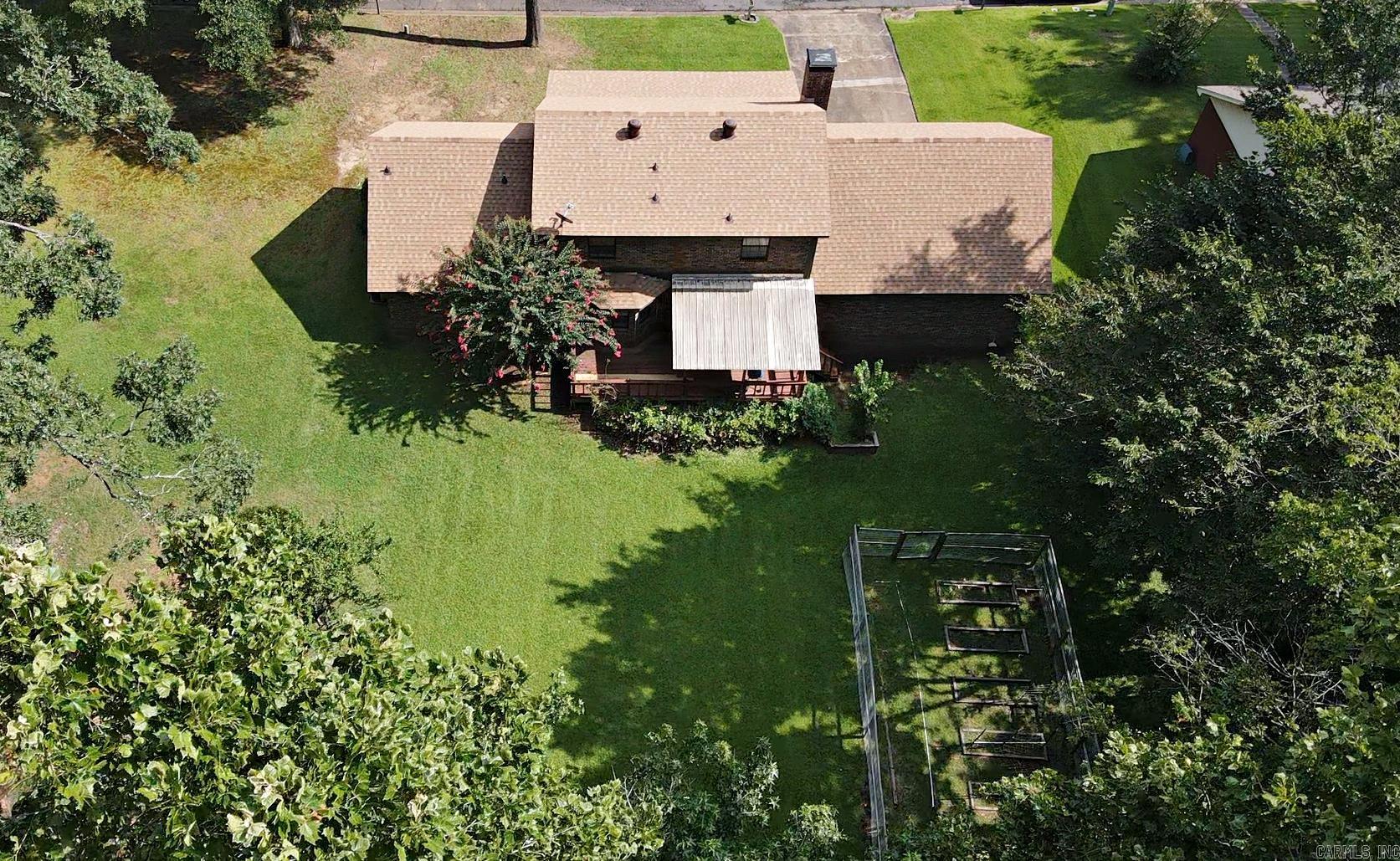 10 Edgewood Drive