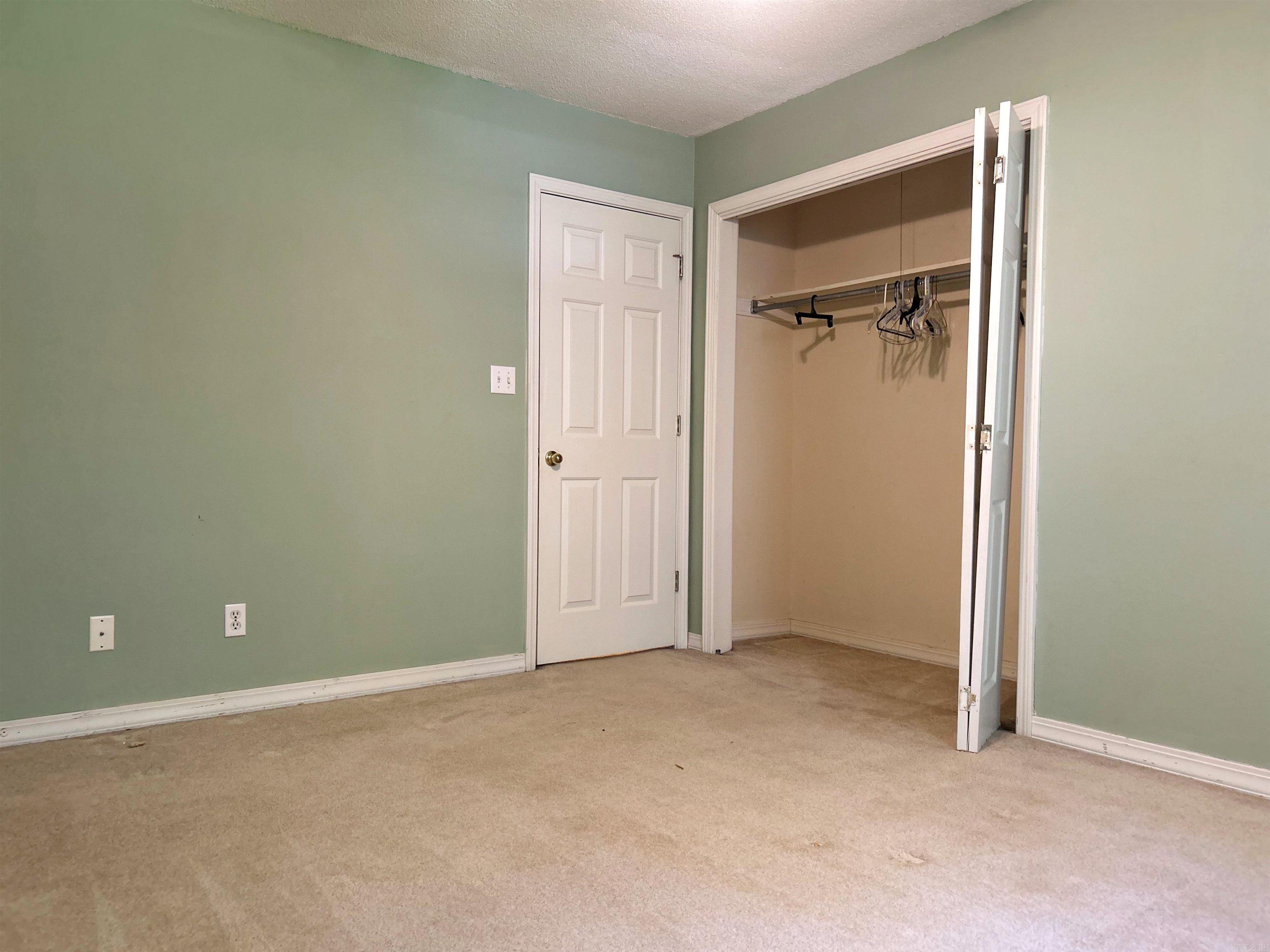 10 Edgewood Drive