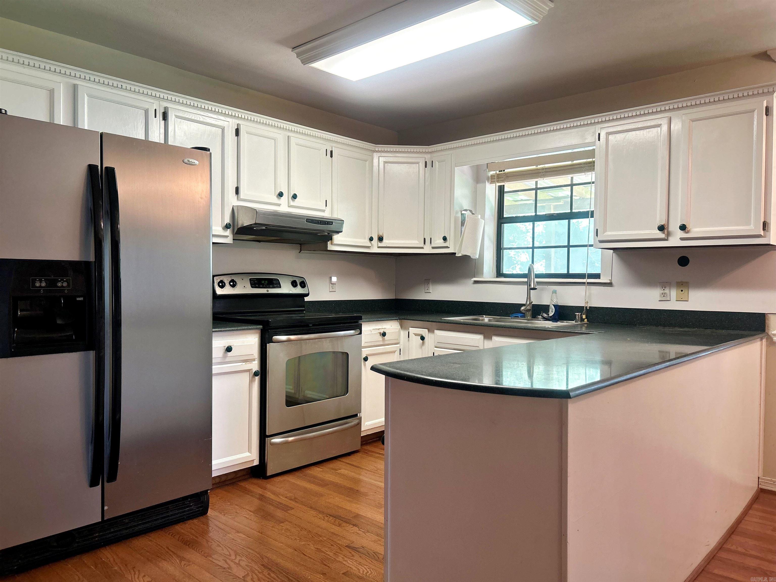 10 Edgewood Drive