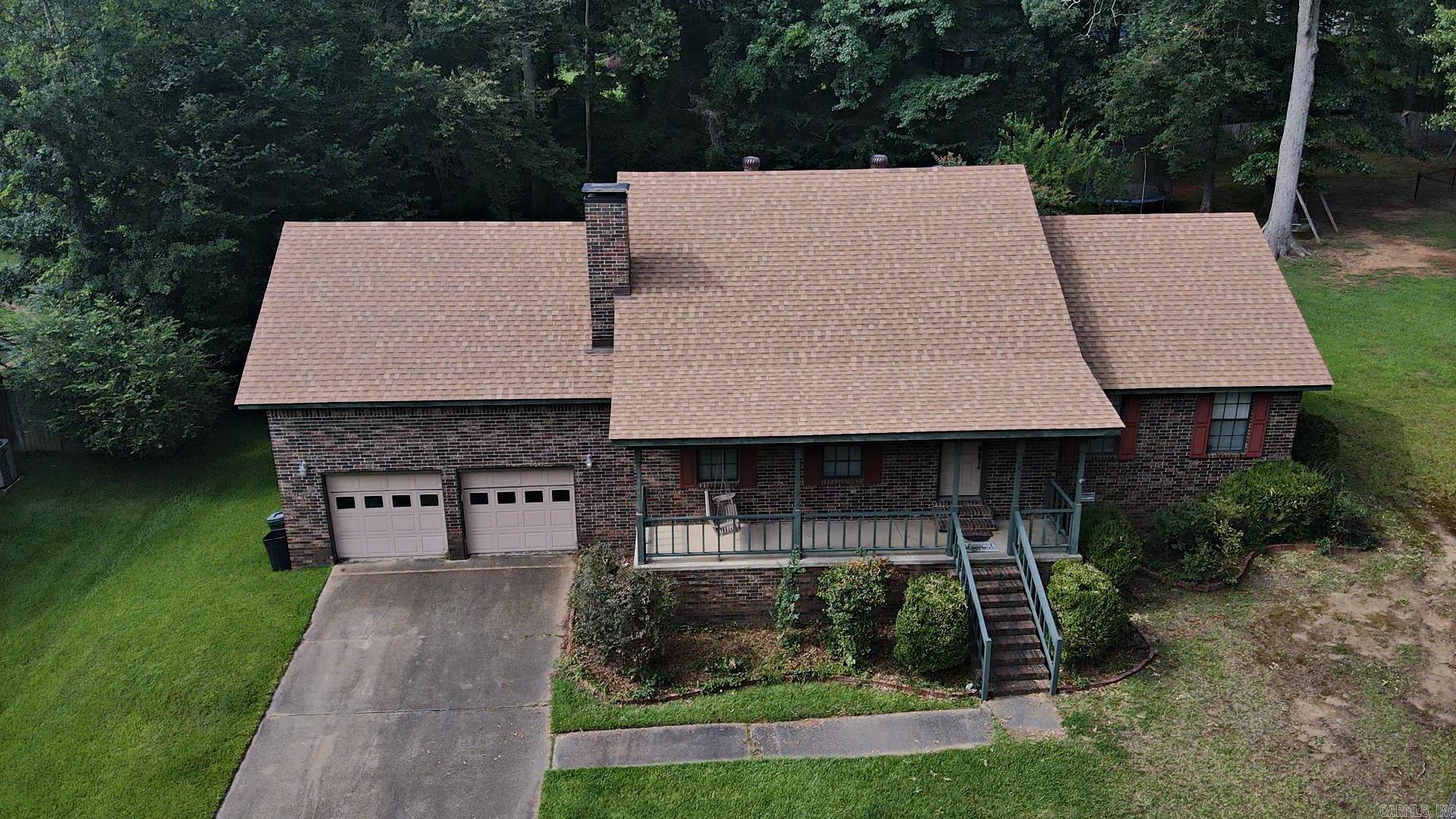 10 Edgewood Drive