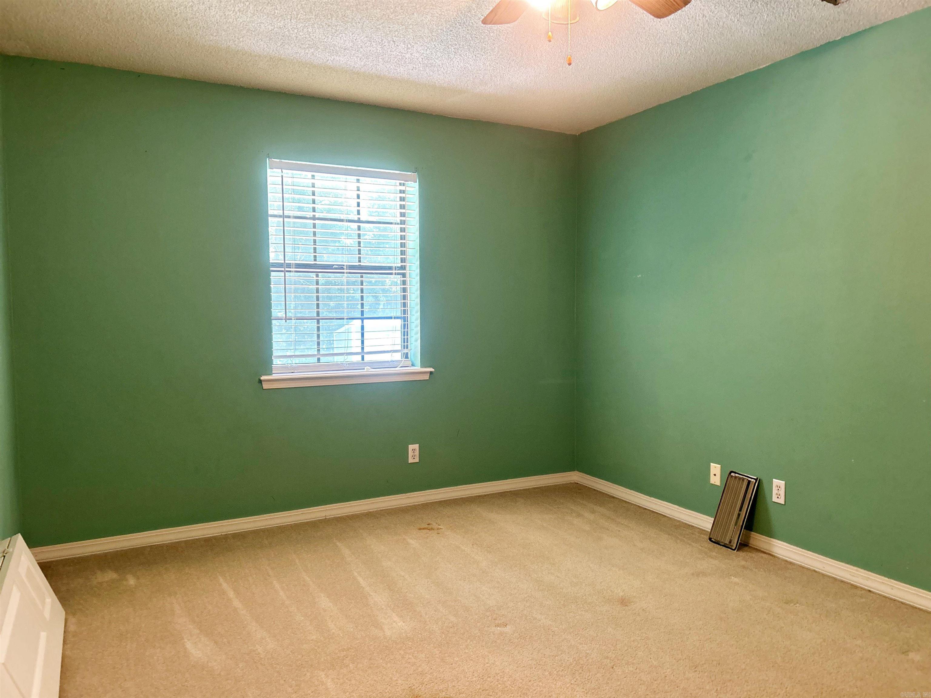 10 Edgewood Drive