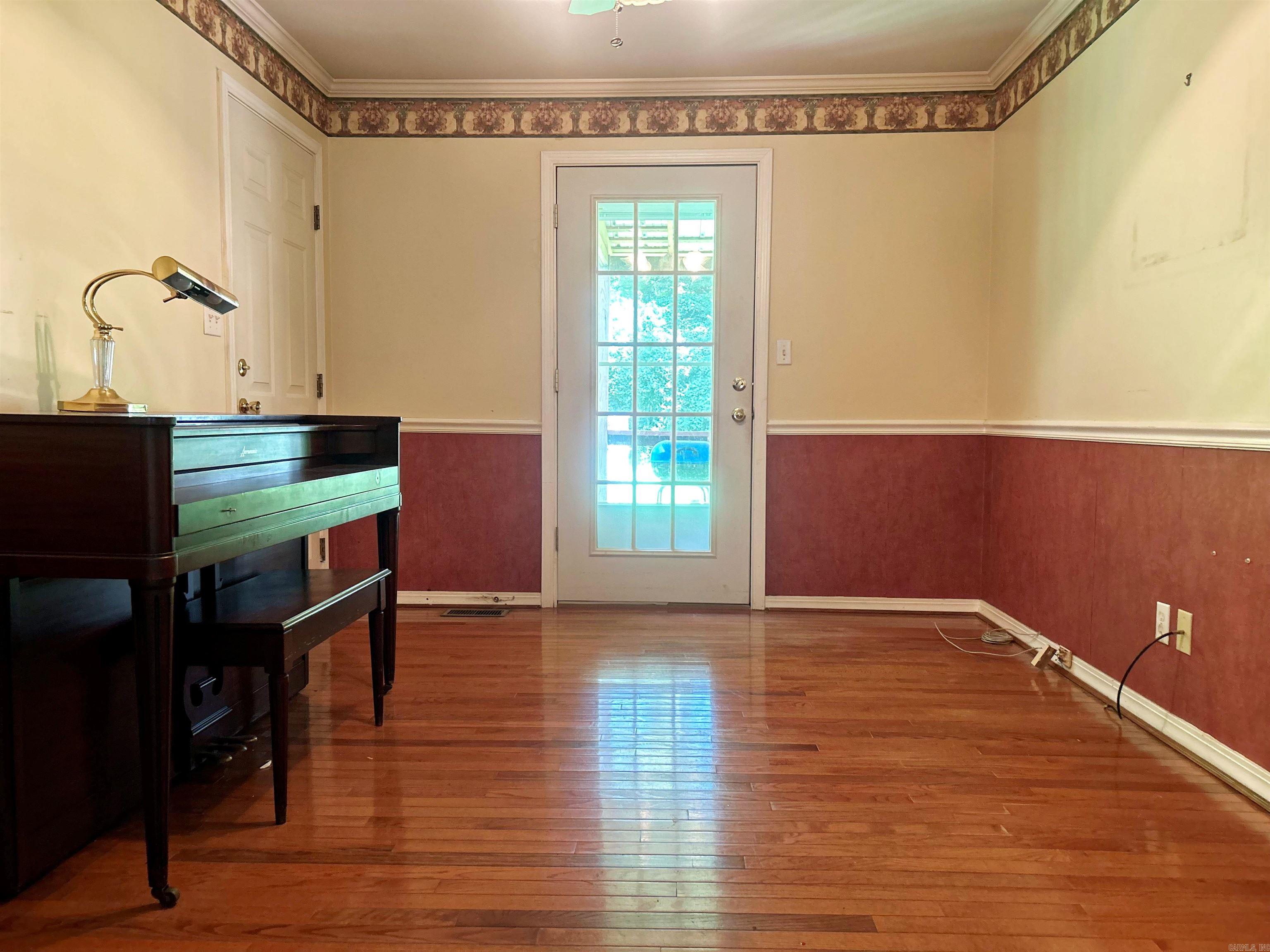 10 Edgewood Drive