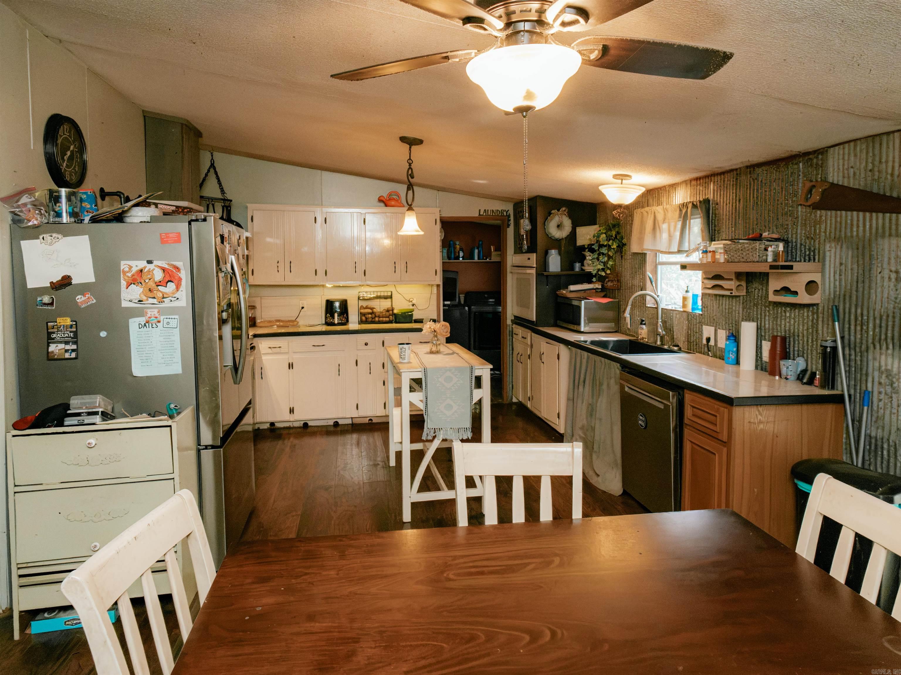 1624 Laurel Road