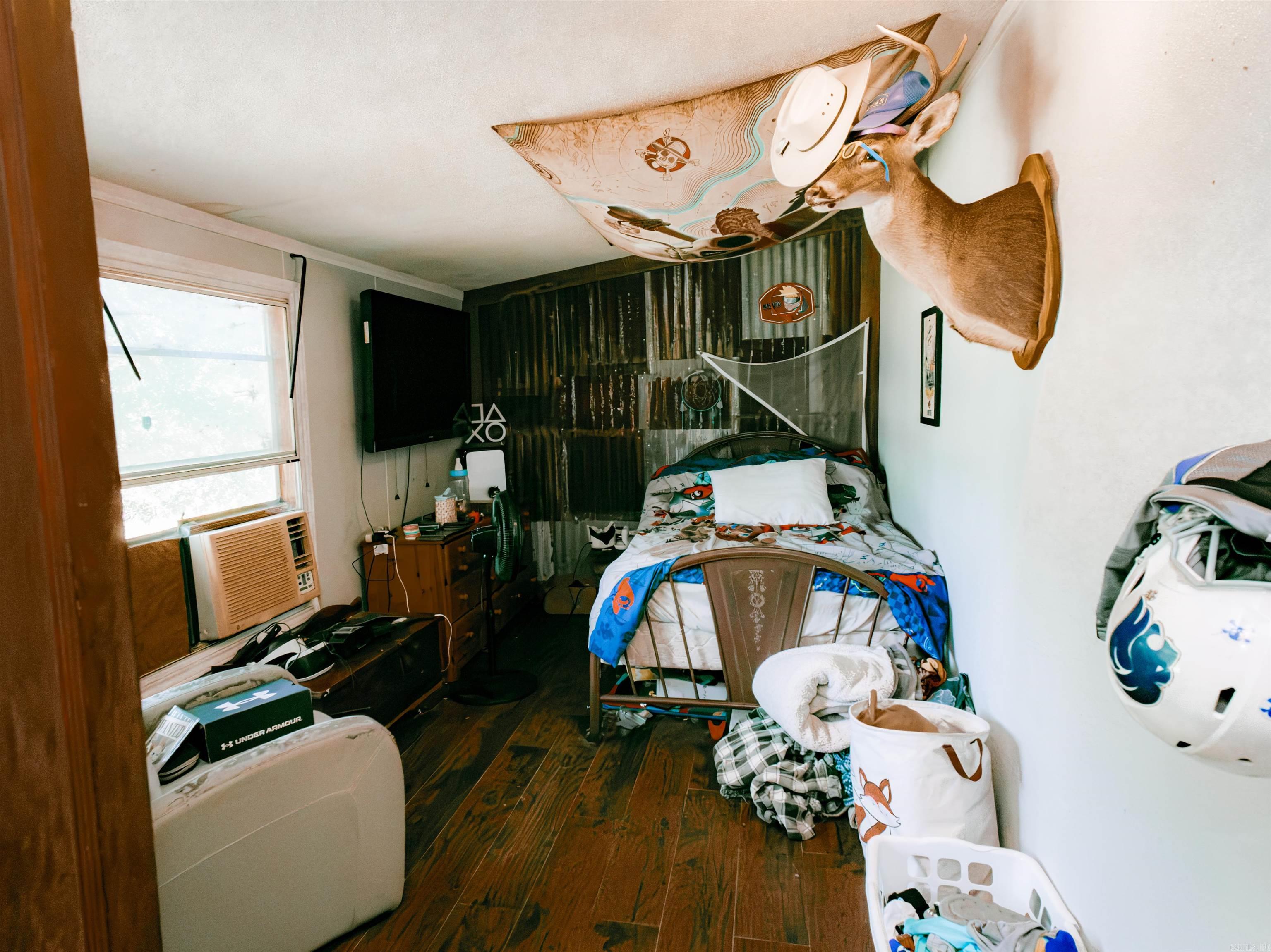 1624 Laurel Road