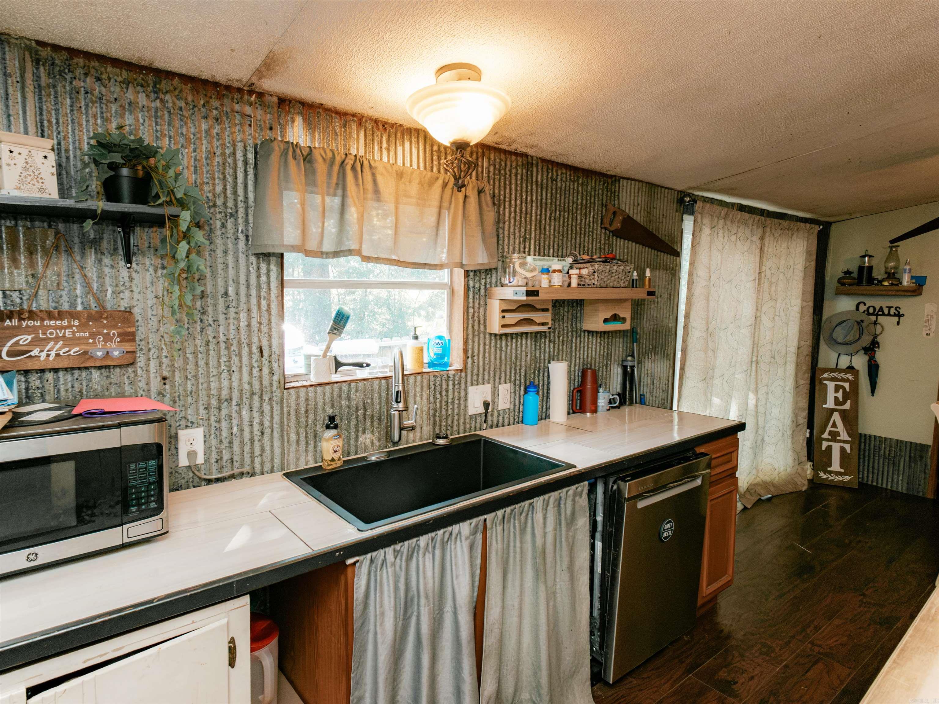 1624 Laurel Road