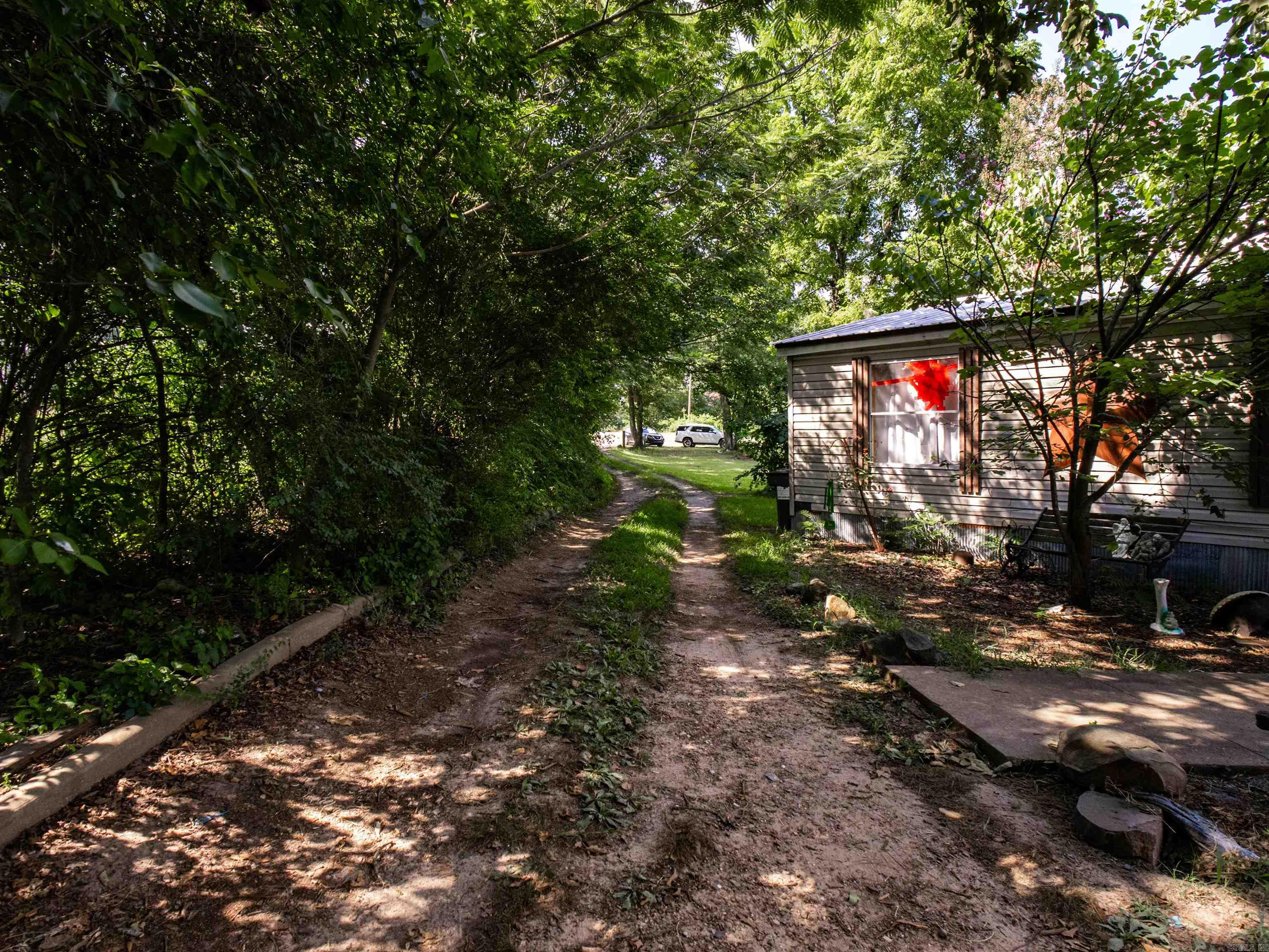 1624 Laurel Road