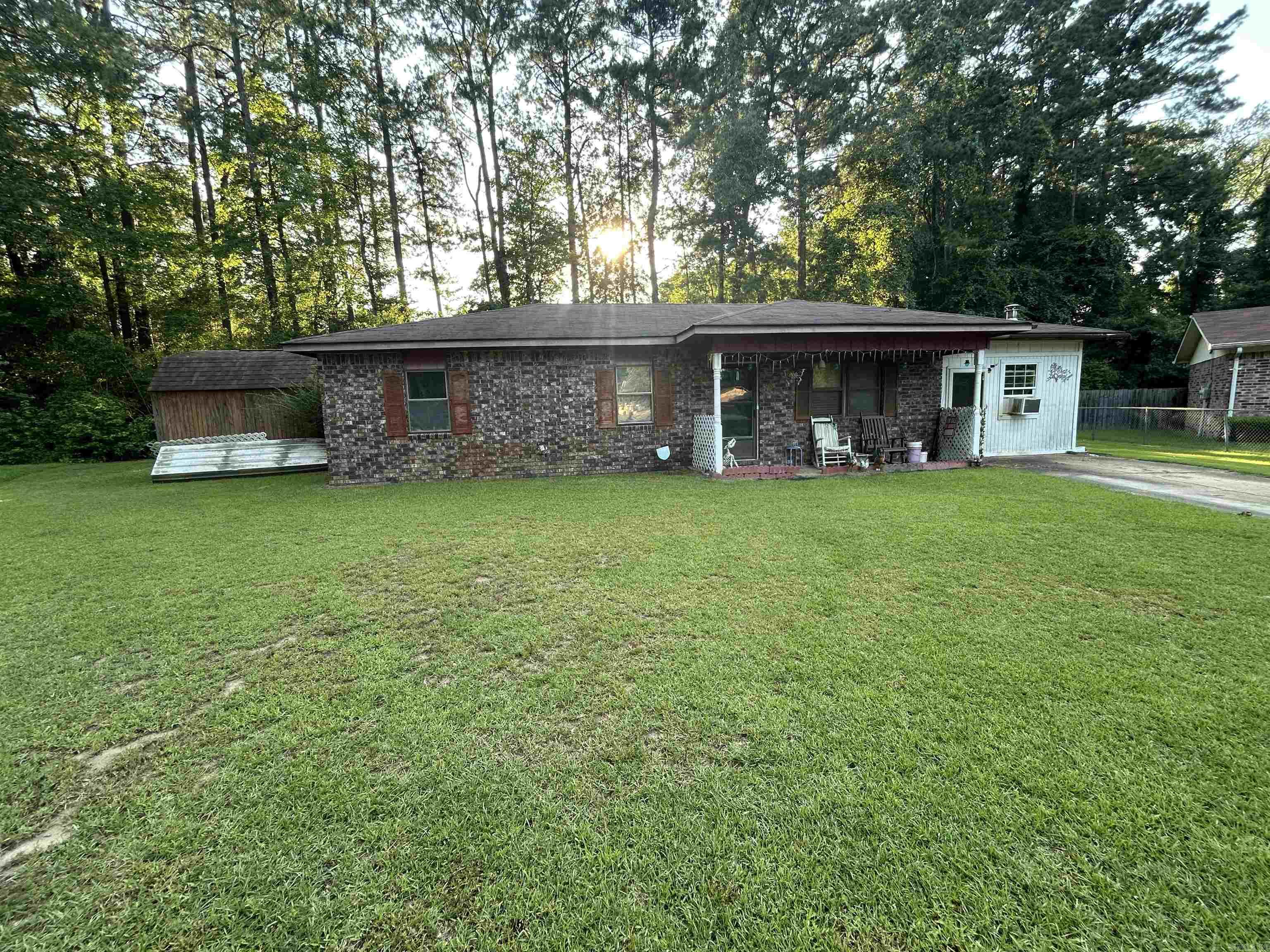 6 Hills Court