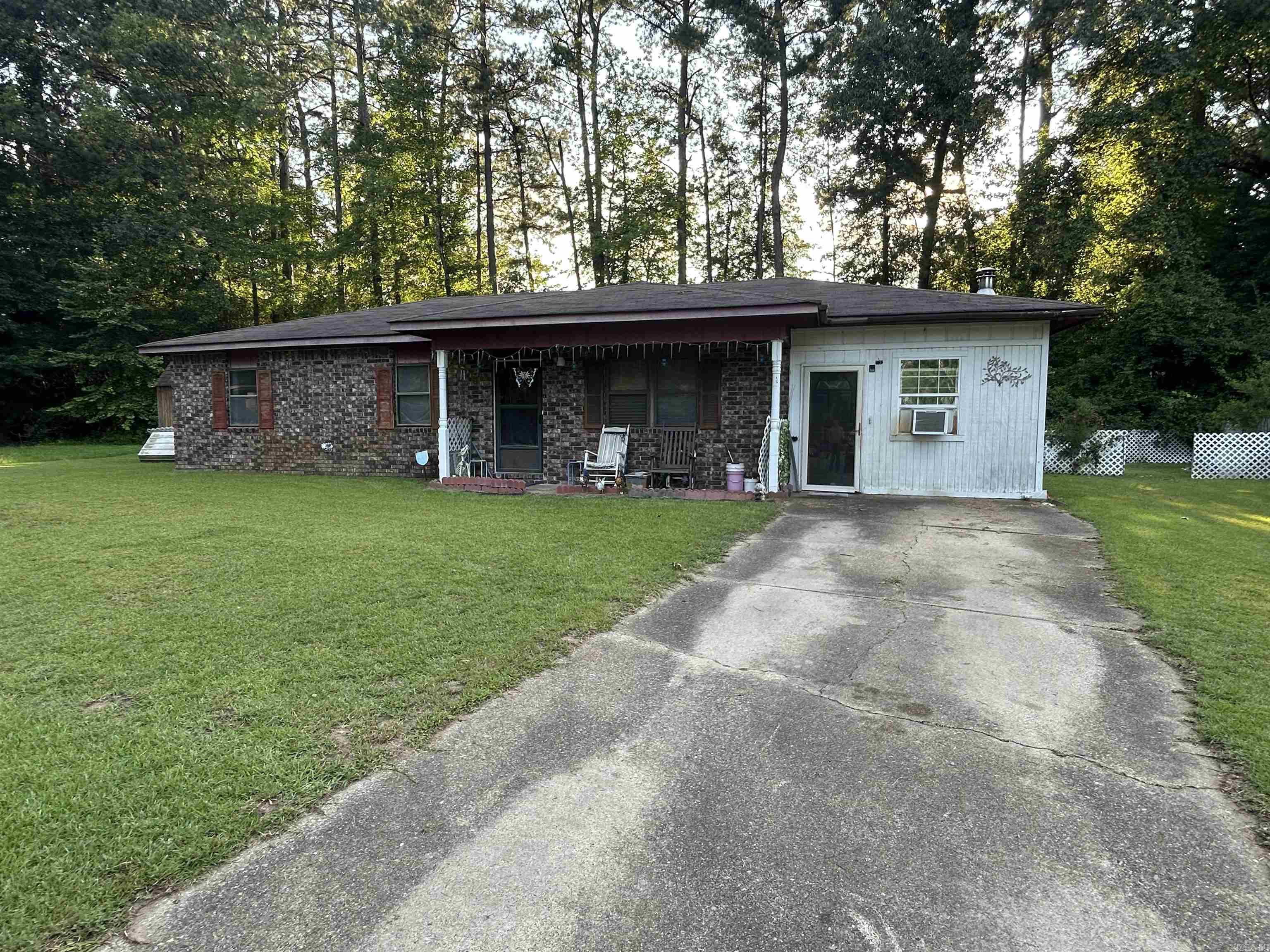 6 Hills Court