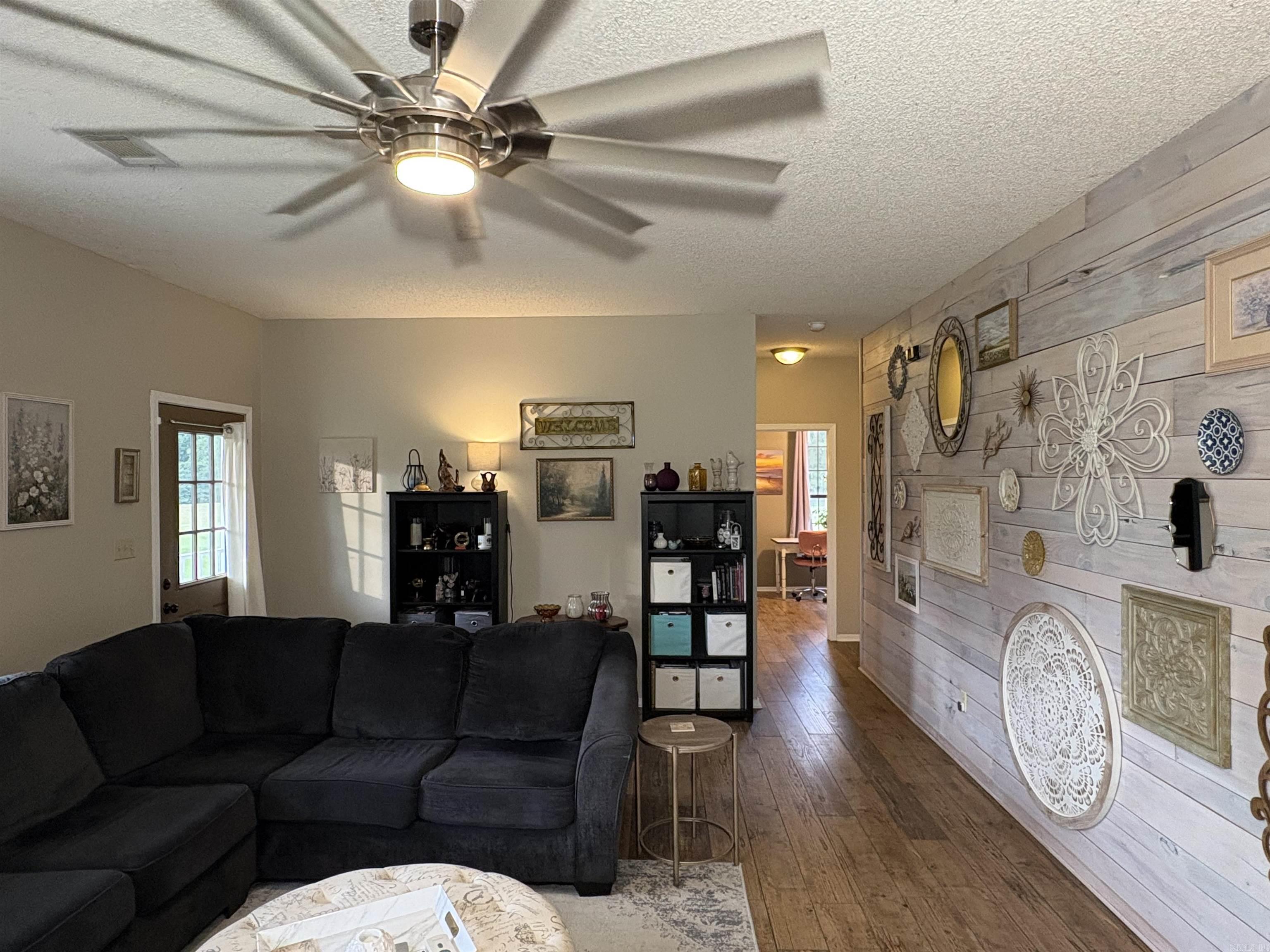 2742 Highway 51 N