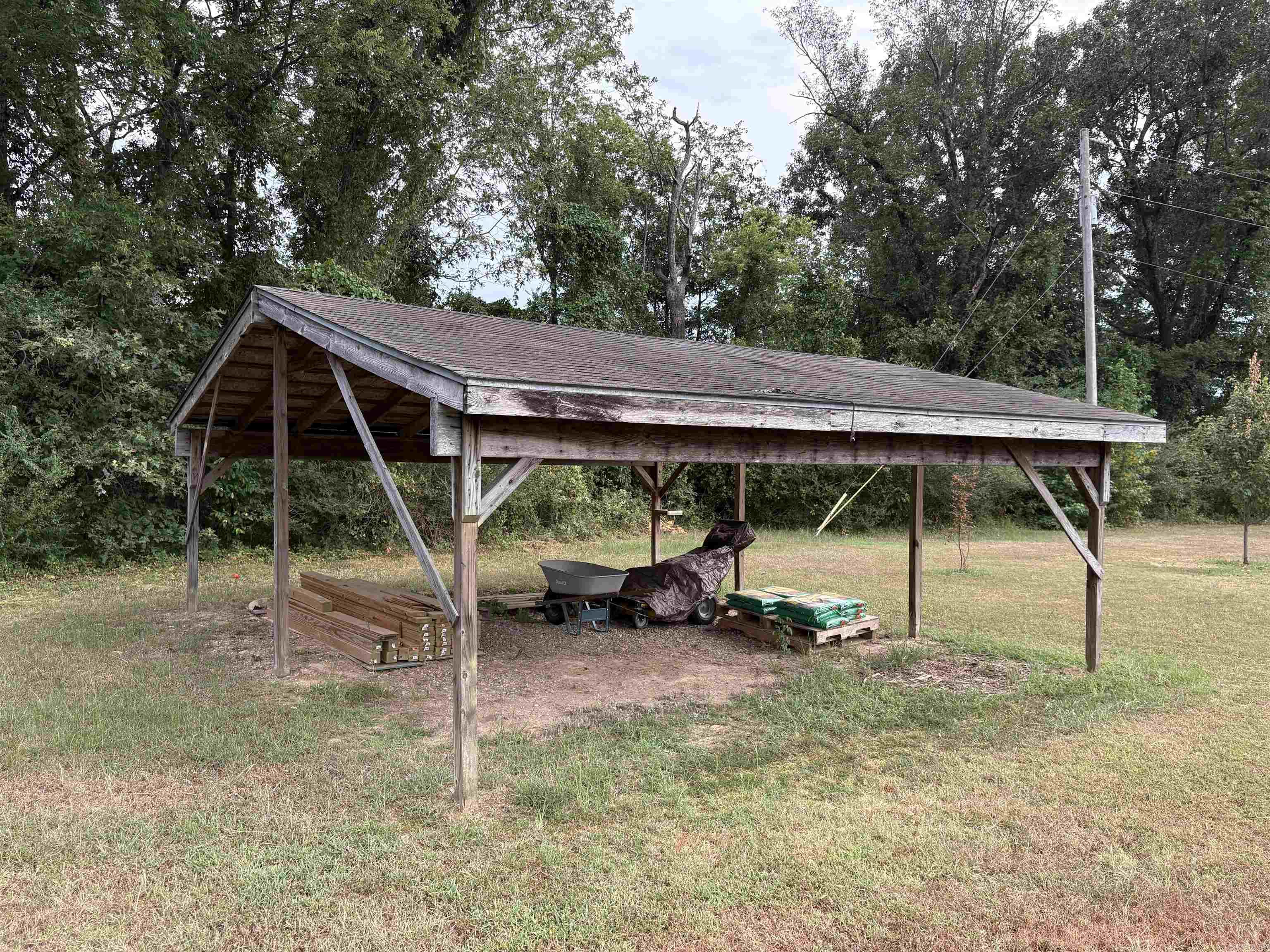 2742 Highway 51 N